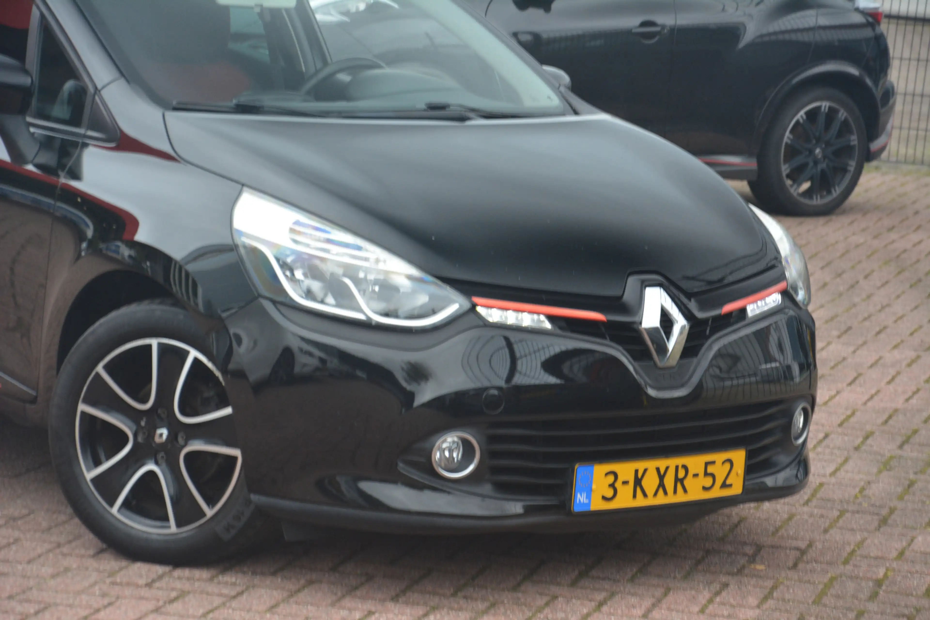 Renault Clio 0.9 TCe Expression | Navigatie | Trekhaak | Airco — photo 2
