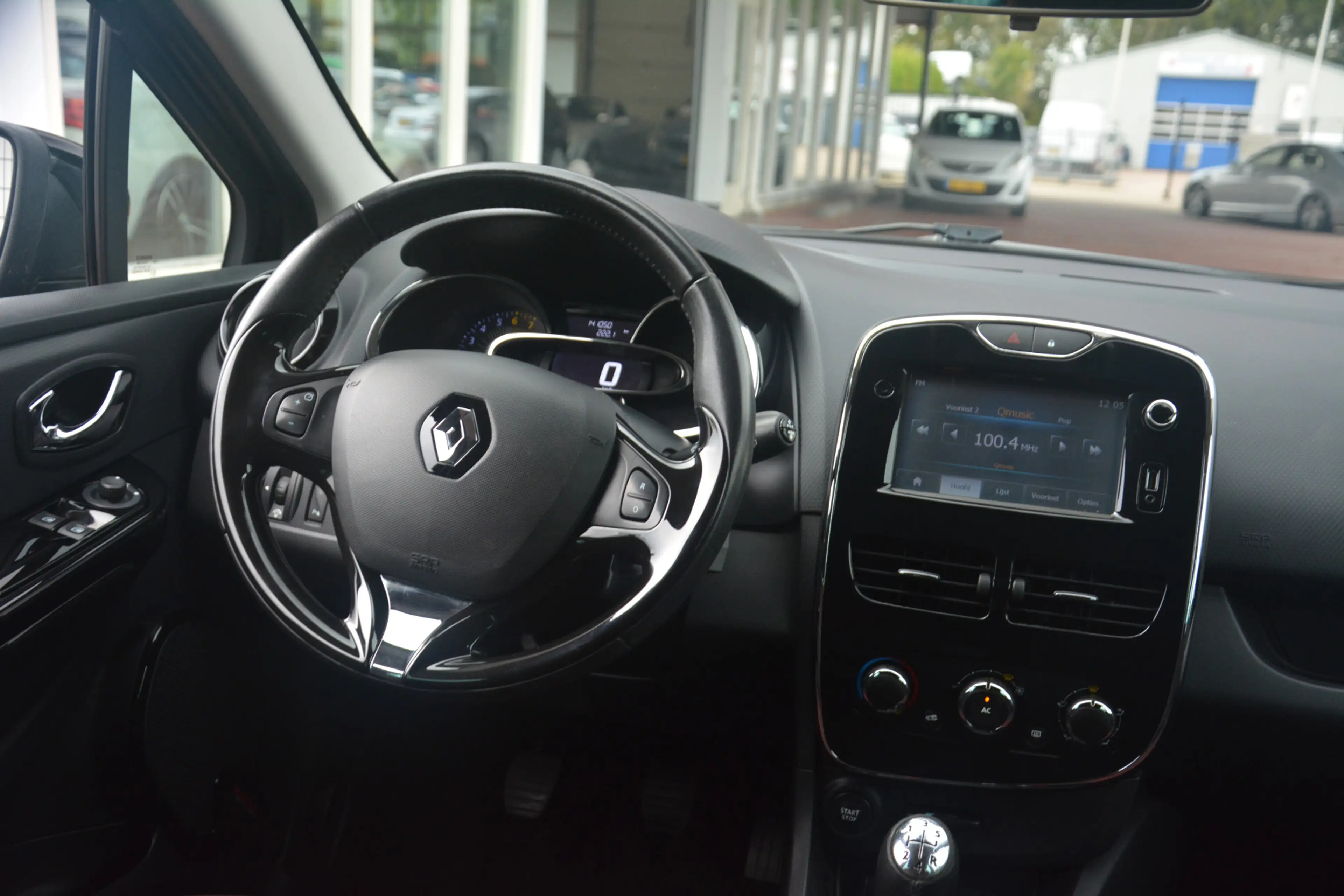 Renault Clio 0.9 TCe Expression | Navigatie | Trekhaak | Airco — photo 8