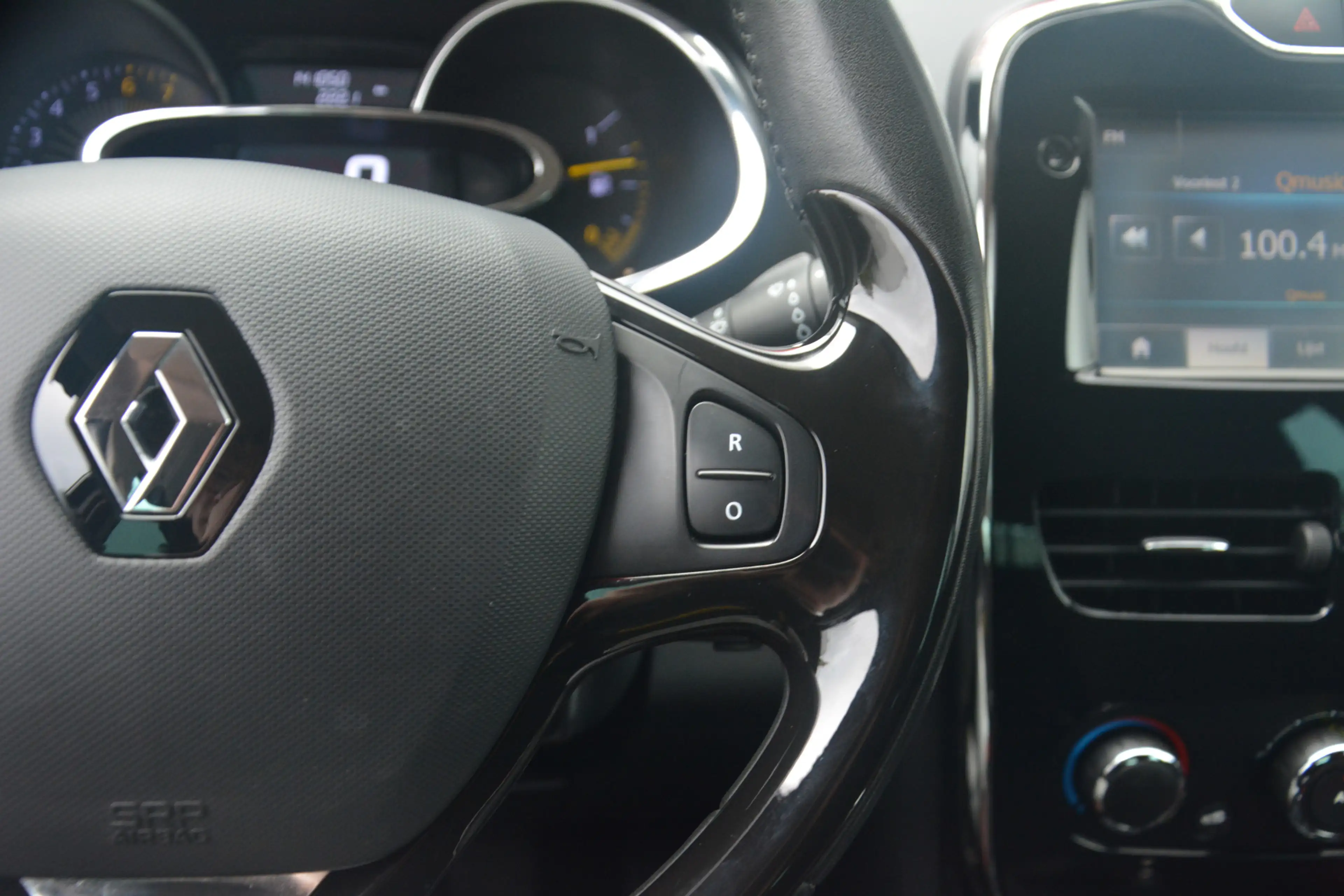 Renault Clio 0.9 TCe Expression | Navigatie | Trekhaak | Airco — photo 13