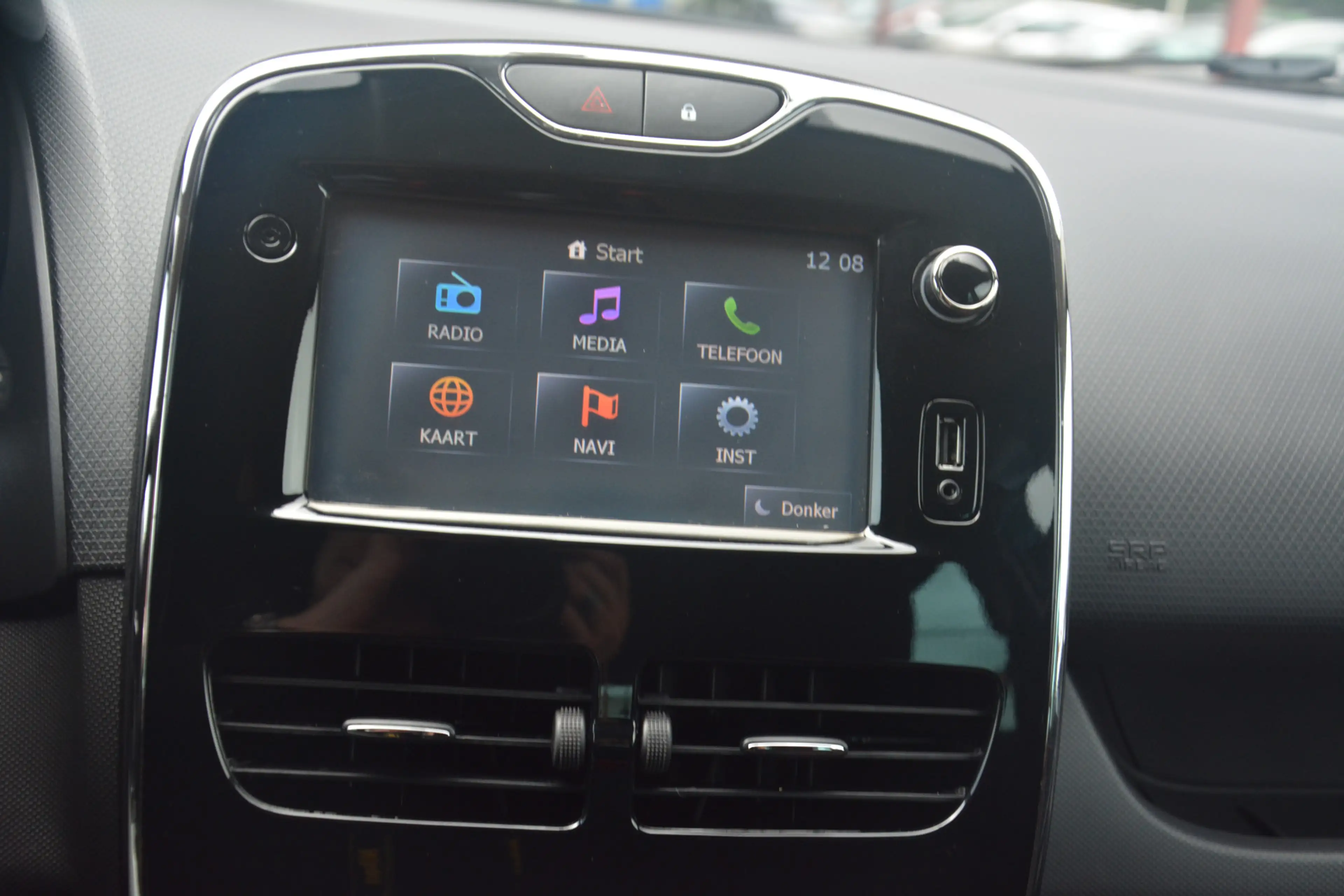 Renault Clio 0.9 TCe Expression | Navigatie | Trekhaak | Airco — photo 17
