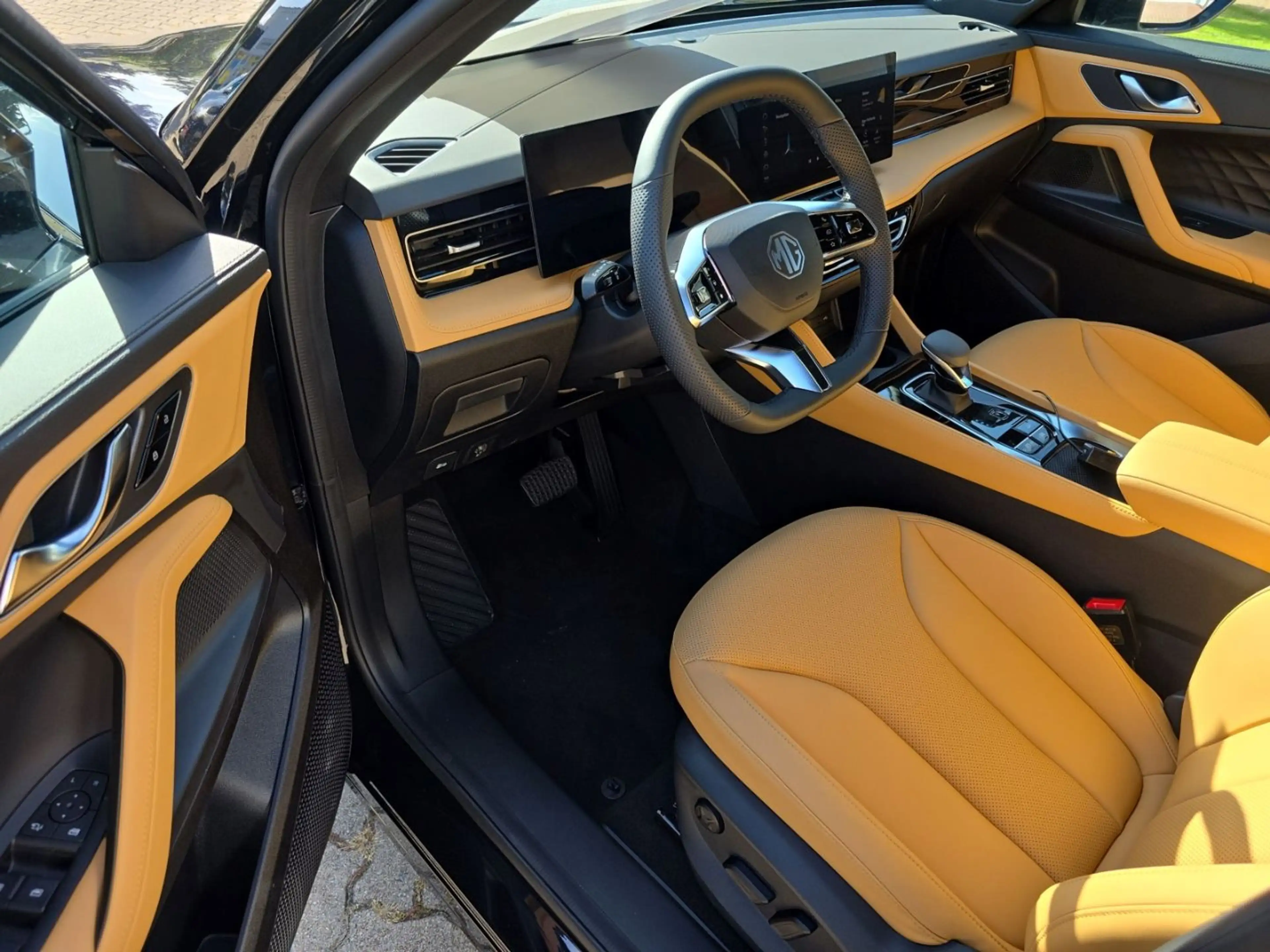 MG HS Hybrid+ Luxury NAVI 360° BRAUNES LEDER — photo 11