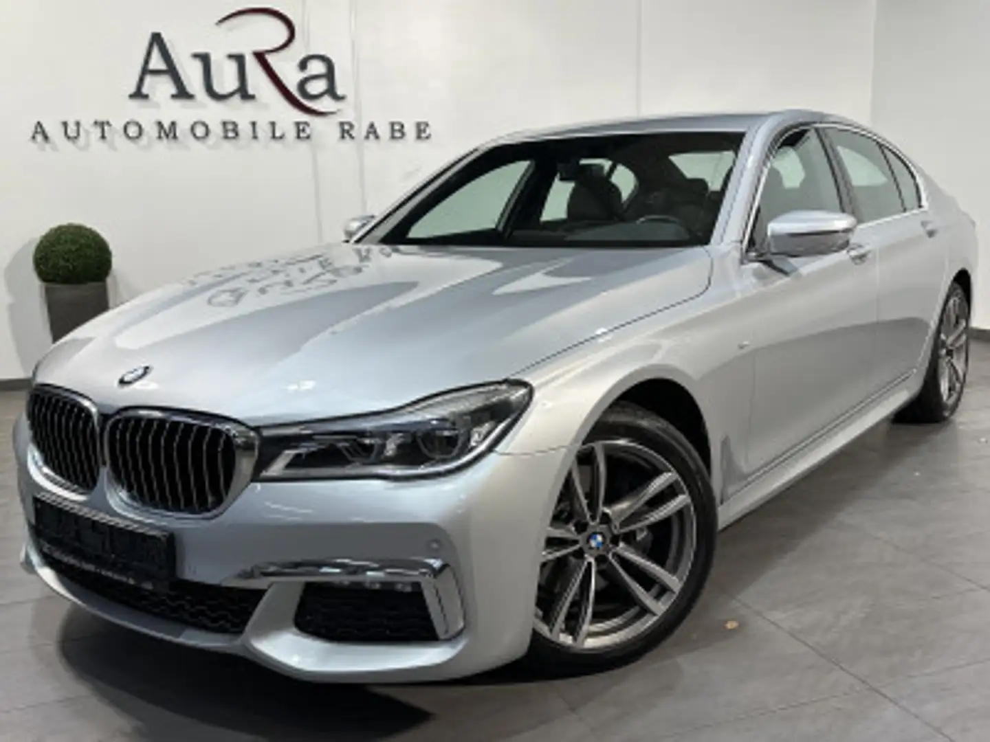 BMW 740 M-Sport NAV+LED+SHZ+HiFi+KAMERA+2Hd+WLAN+PP Srebrny - 1