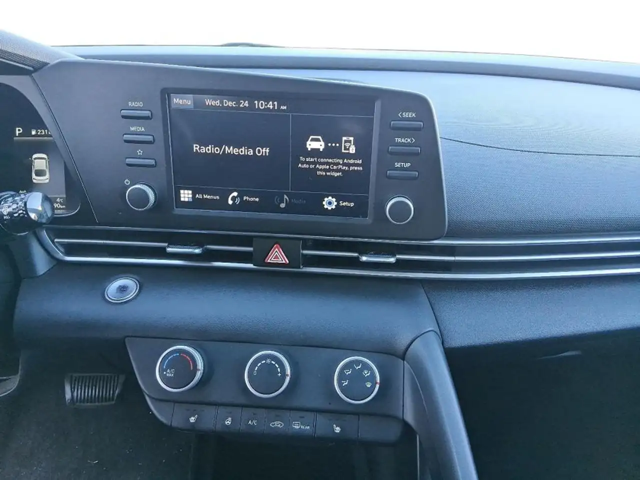 Hyundai ELANTRA снимка Hyundai ELANTRA