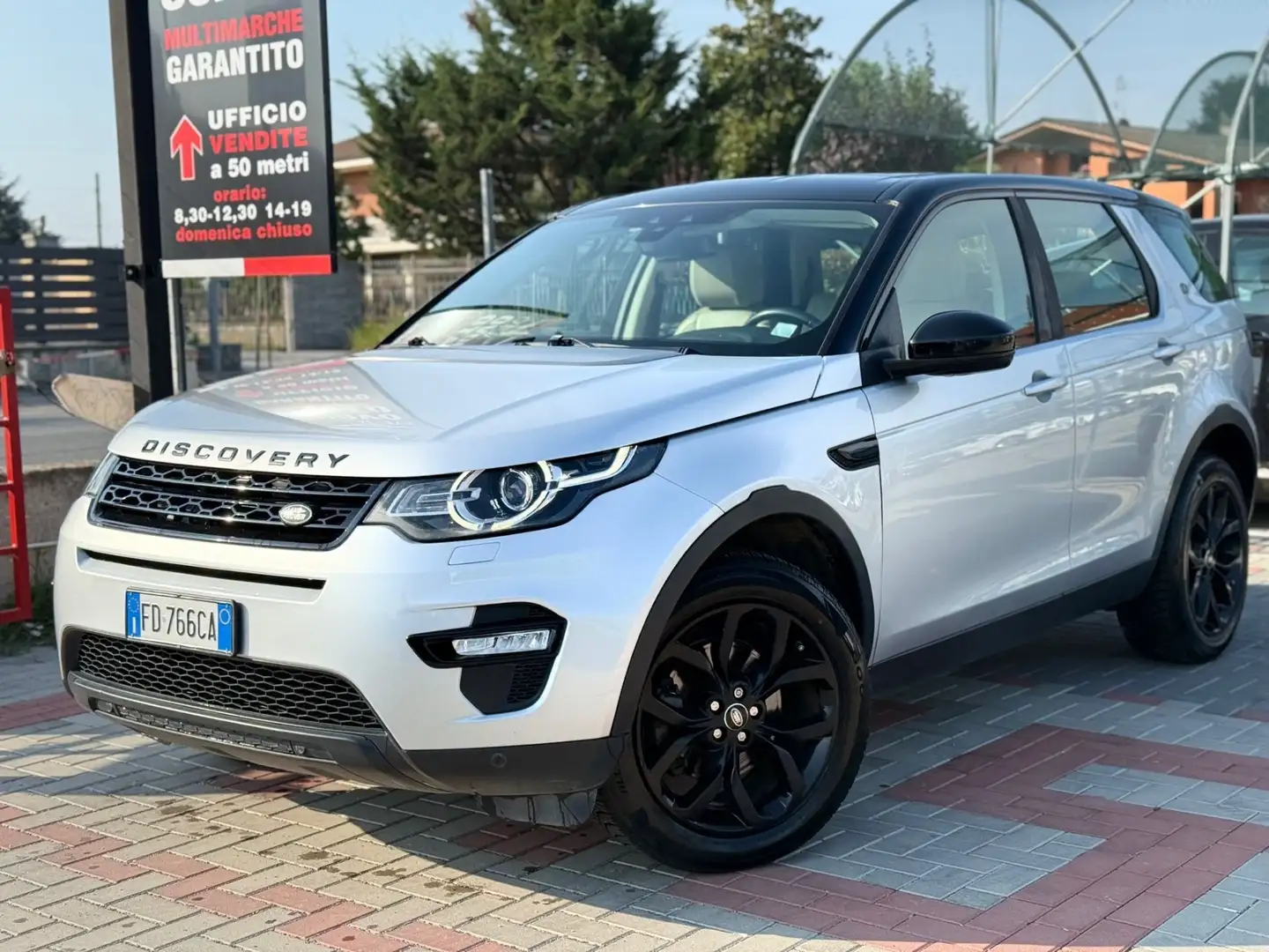 Land Rover Discovery Sport Discovery Sport 2.0 TD4 180 CV Auto Business Ed.Pr Grijs - 2