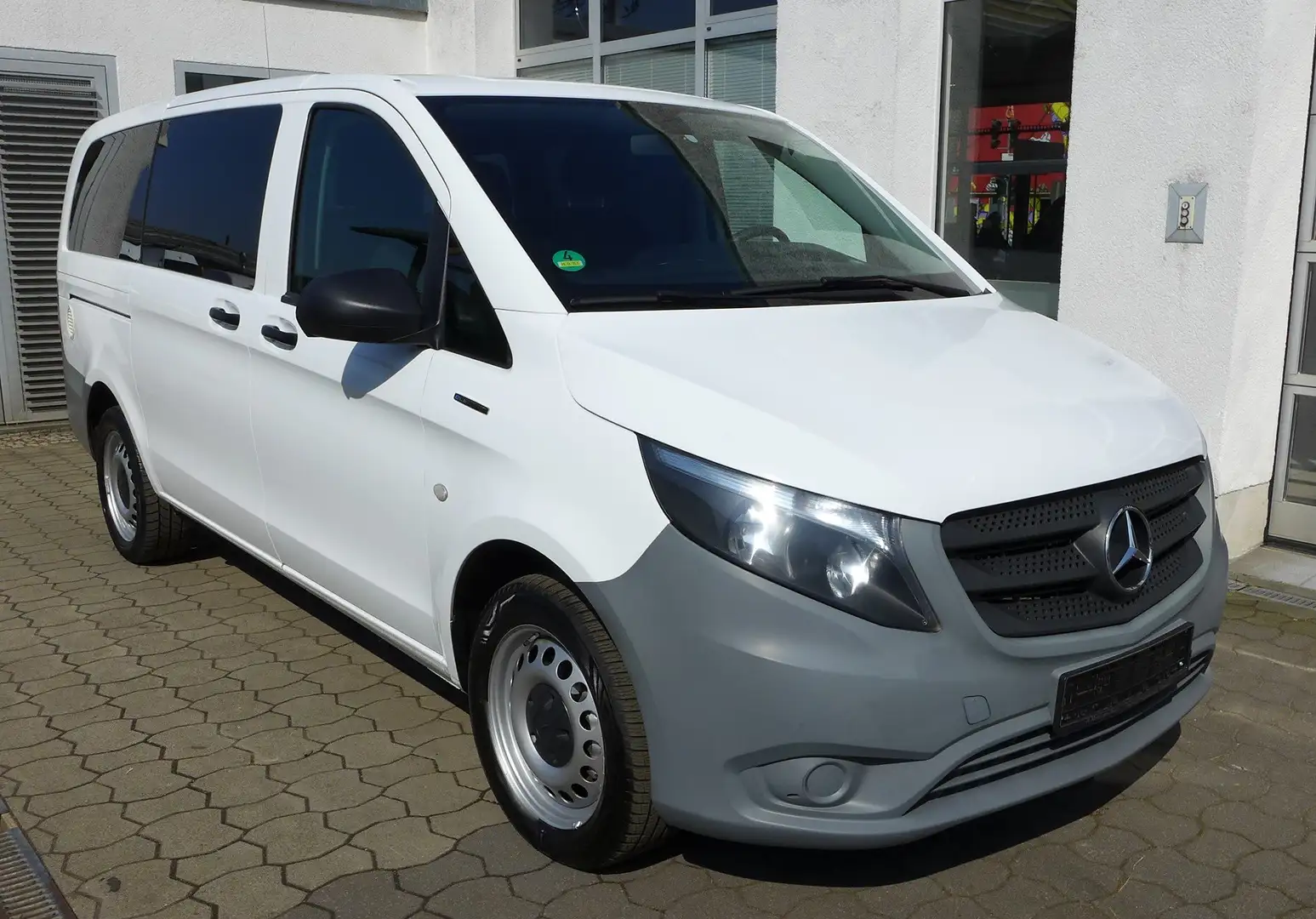 Mercedes-Benz Vito eVito Pro lang 5-Sitze Klima 1.Hand Nur 63Tkm Weiß - 1