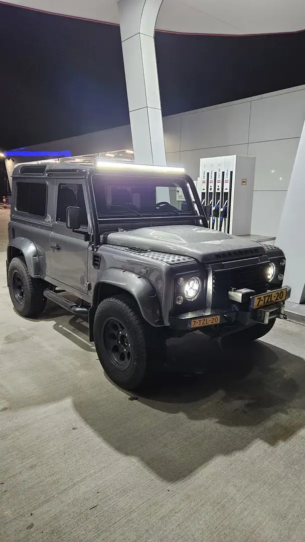 Land Rover Defender Defender 2.4 TD 90 SW XTech Grijs - 2