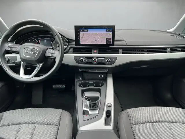 Audi A4 view 8