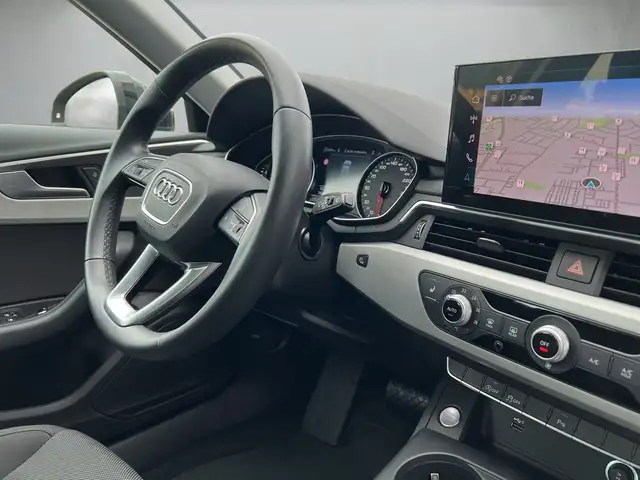 Audi A4 view 7