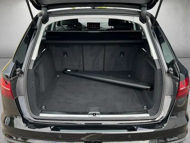 Audi A4 view 5