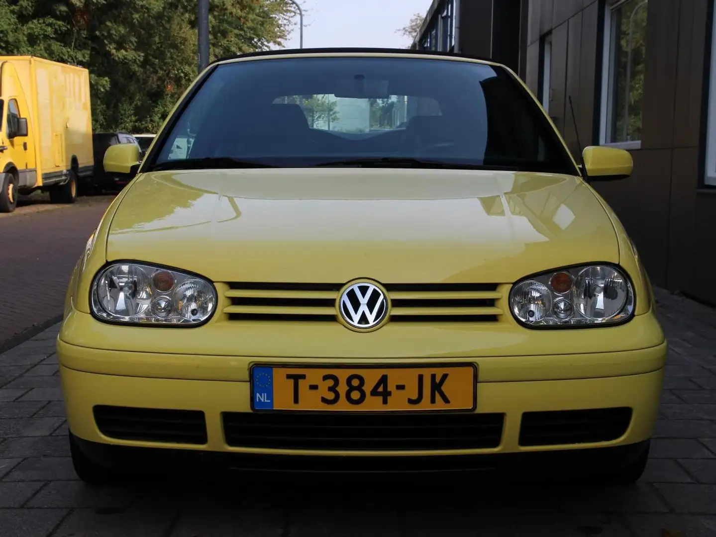 Volkswagen Golf Cabriolet 1.8 Highline Yellow - 2