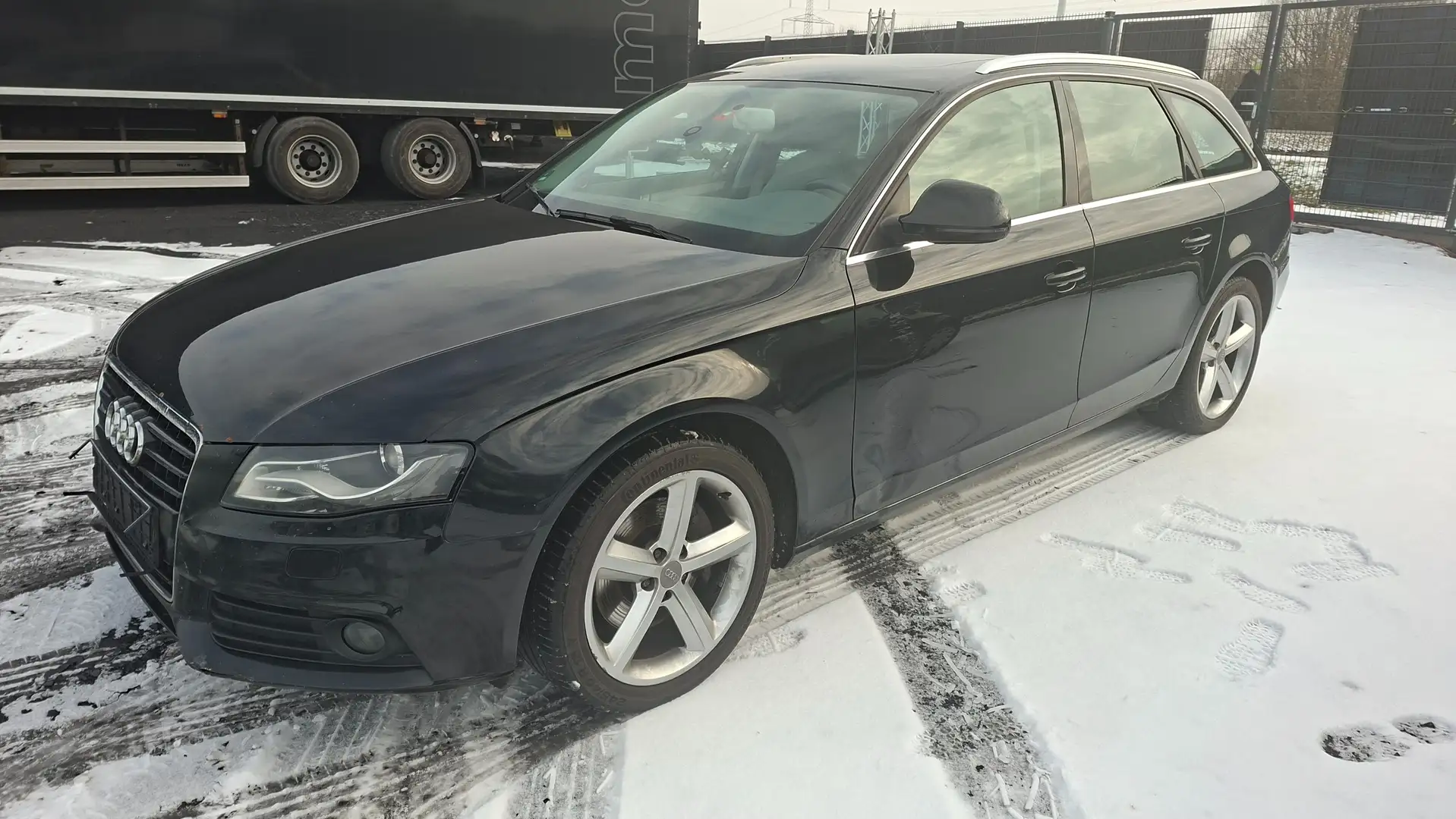 Audi A4 Schwarz - 1