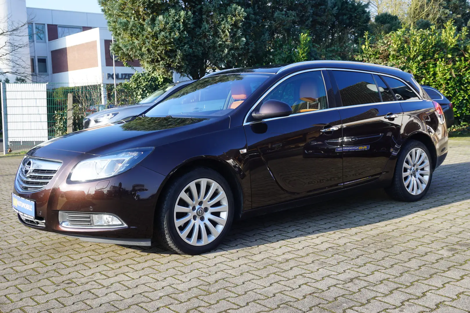 Opel Insignia Innovation 4x4 /LEDER/KLIMA/EURO5/SCHECKHEFT/NAVI/ Braun - 2