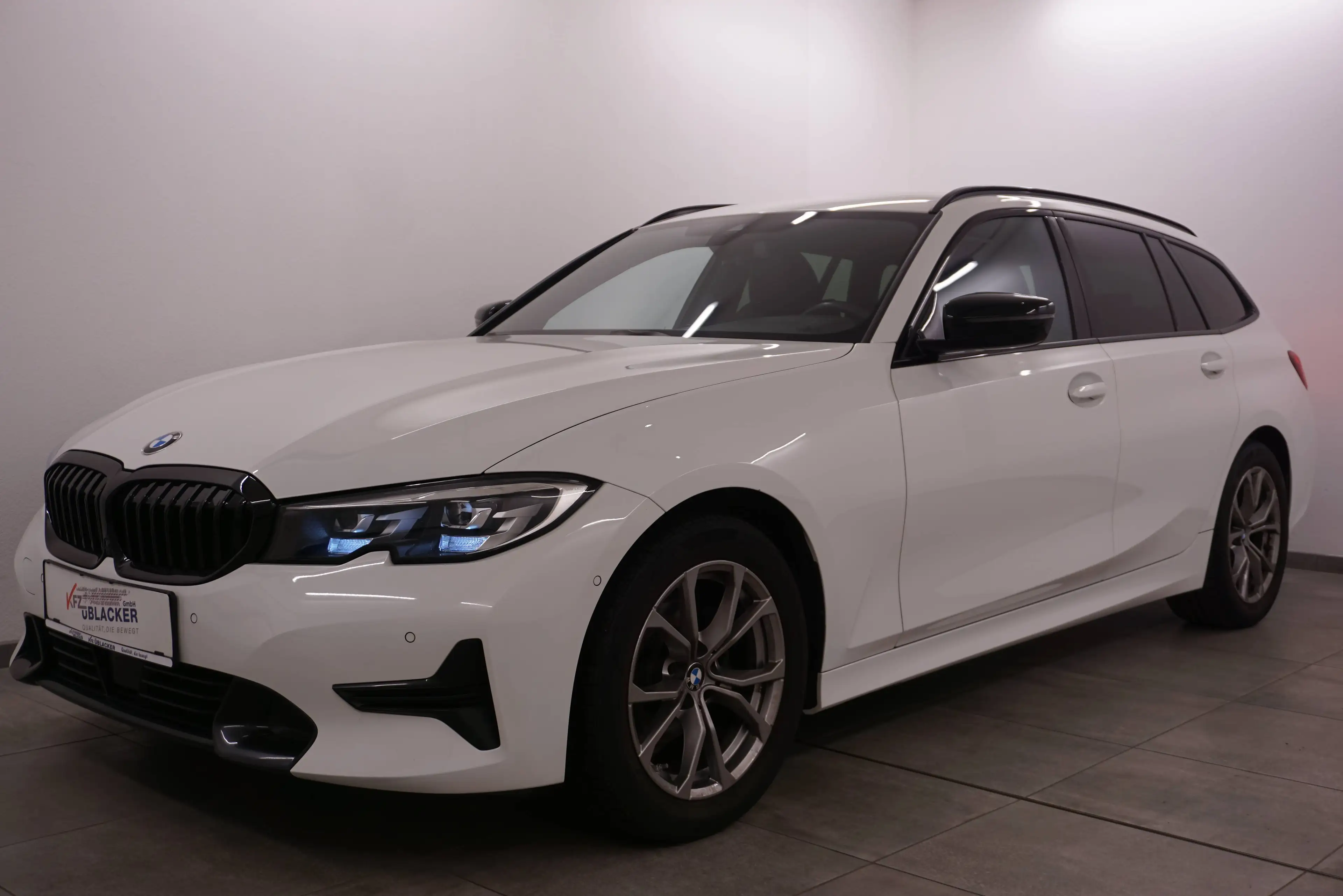 BMW 318 Sport Line // Abstandstempomat // Anhängervorrichtung // — photo 3