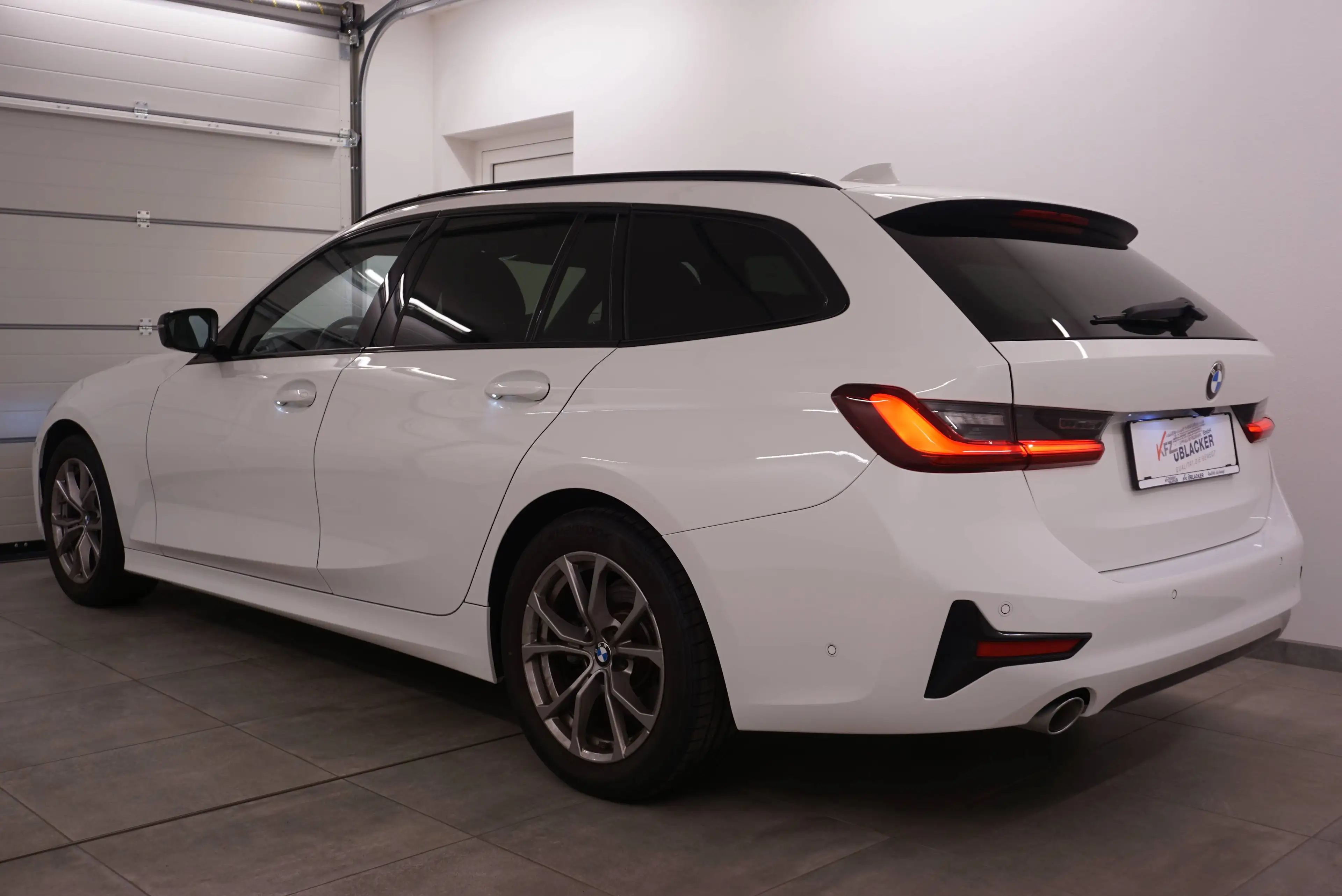 BMW 318 Sport Line // Abstandstempomat // Anhängervorrichtung // — photo 4