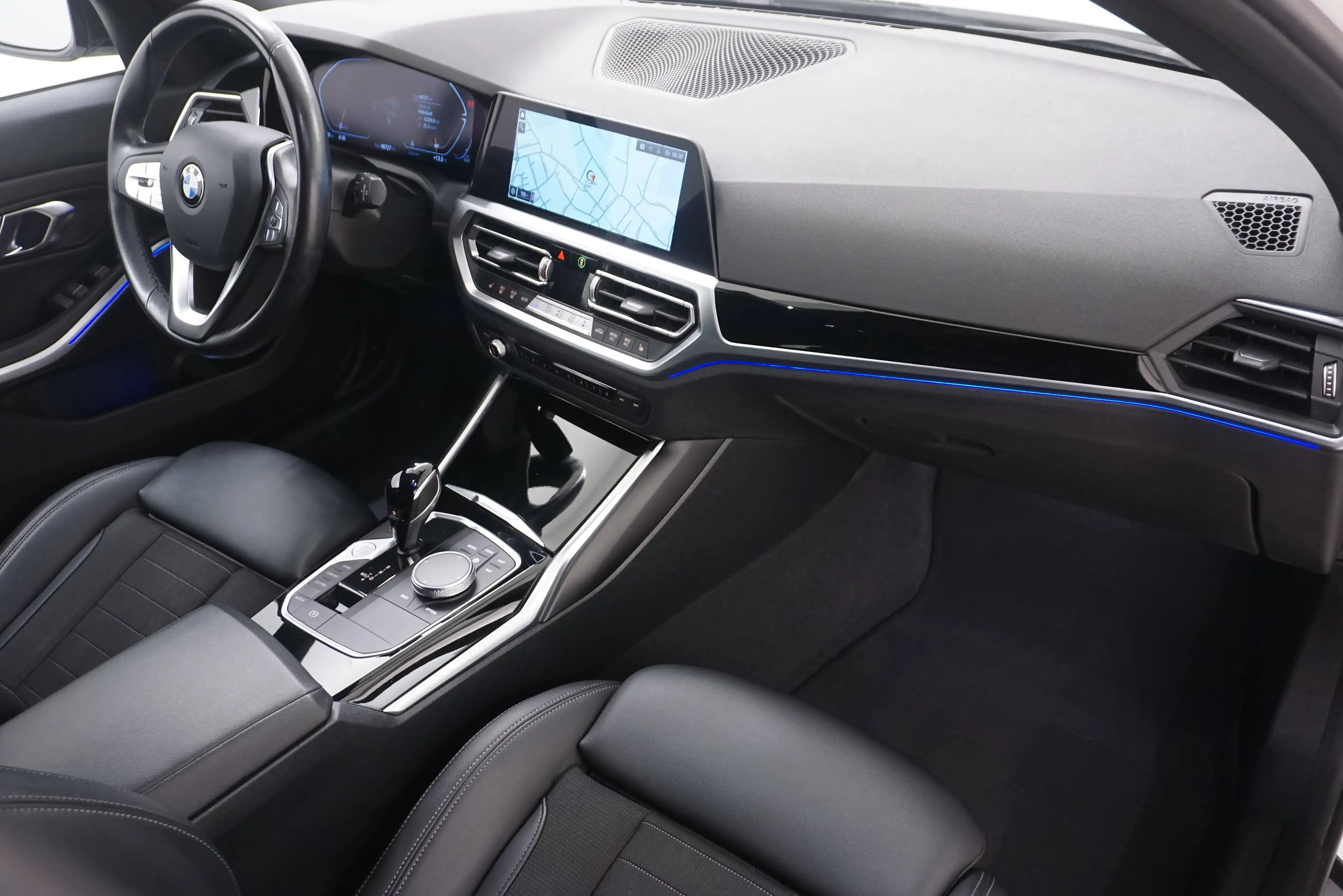 BMW 318 Sport Line // Abstandstempomat // Anhängervorrichtung // — photo 17