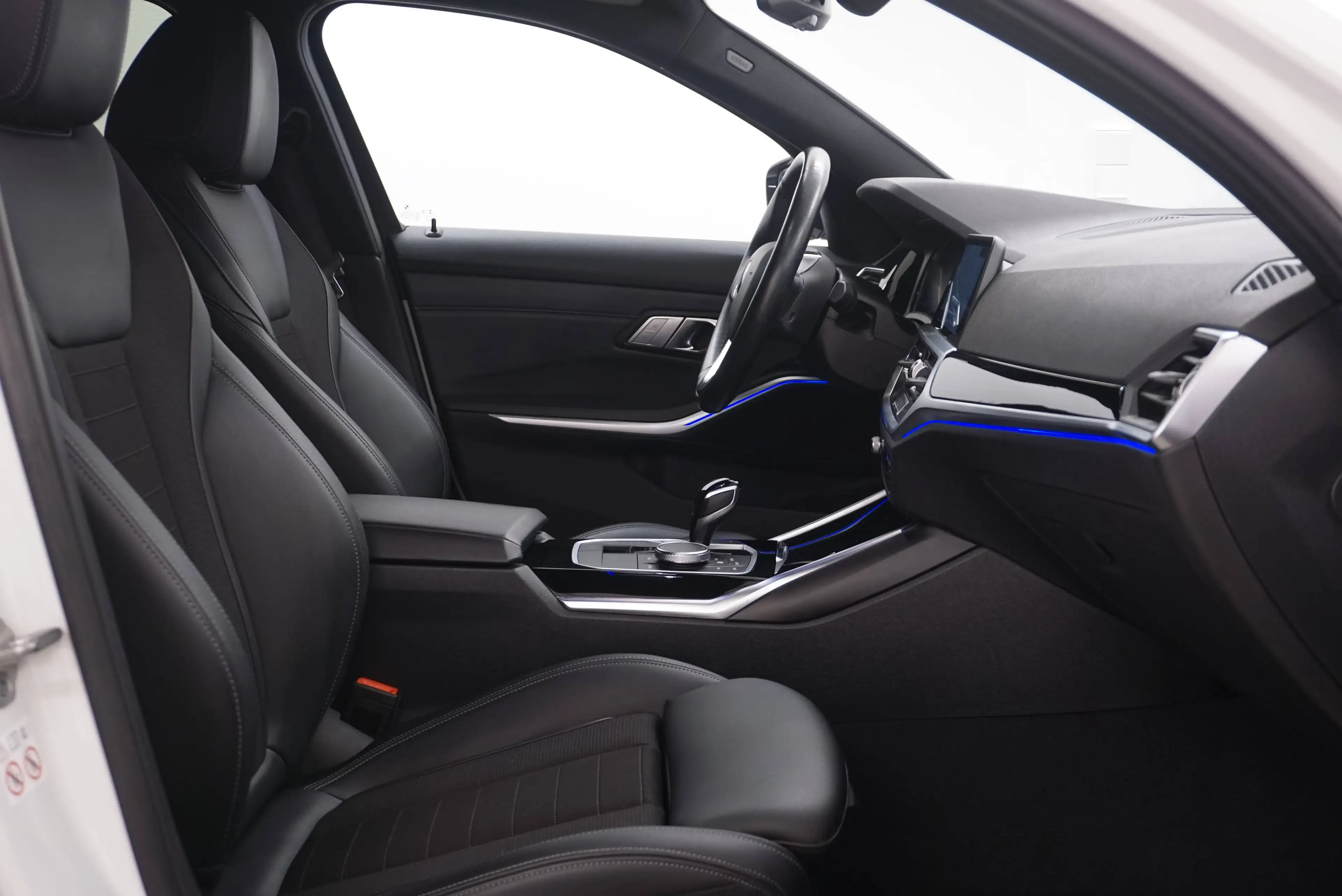BMW 318 Sport Line // Abstandstempomat // Anhängervorrichtung // — photo 18