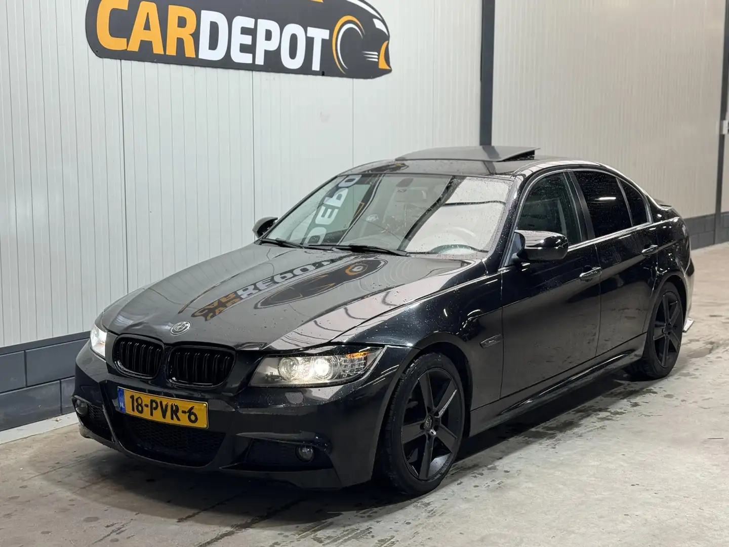 BMW 318 3-serie 318i Corporate Lease M Line Noir - 1