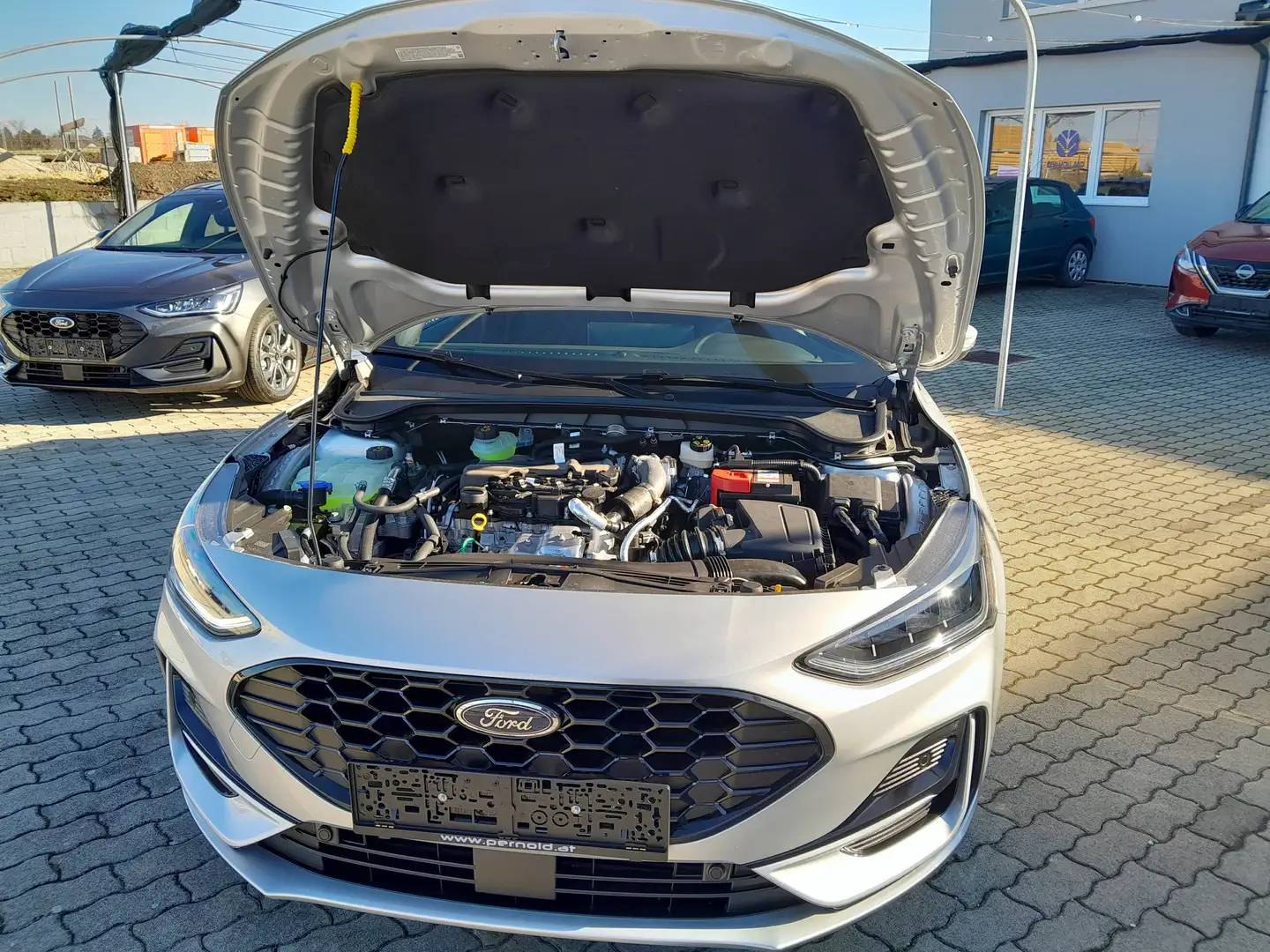 Ford Focus Focus Turnier 1,5 EcoBlue ST-Line Aut. ST-Line Silber - 1