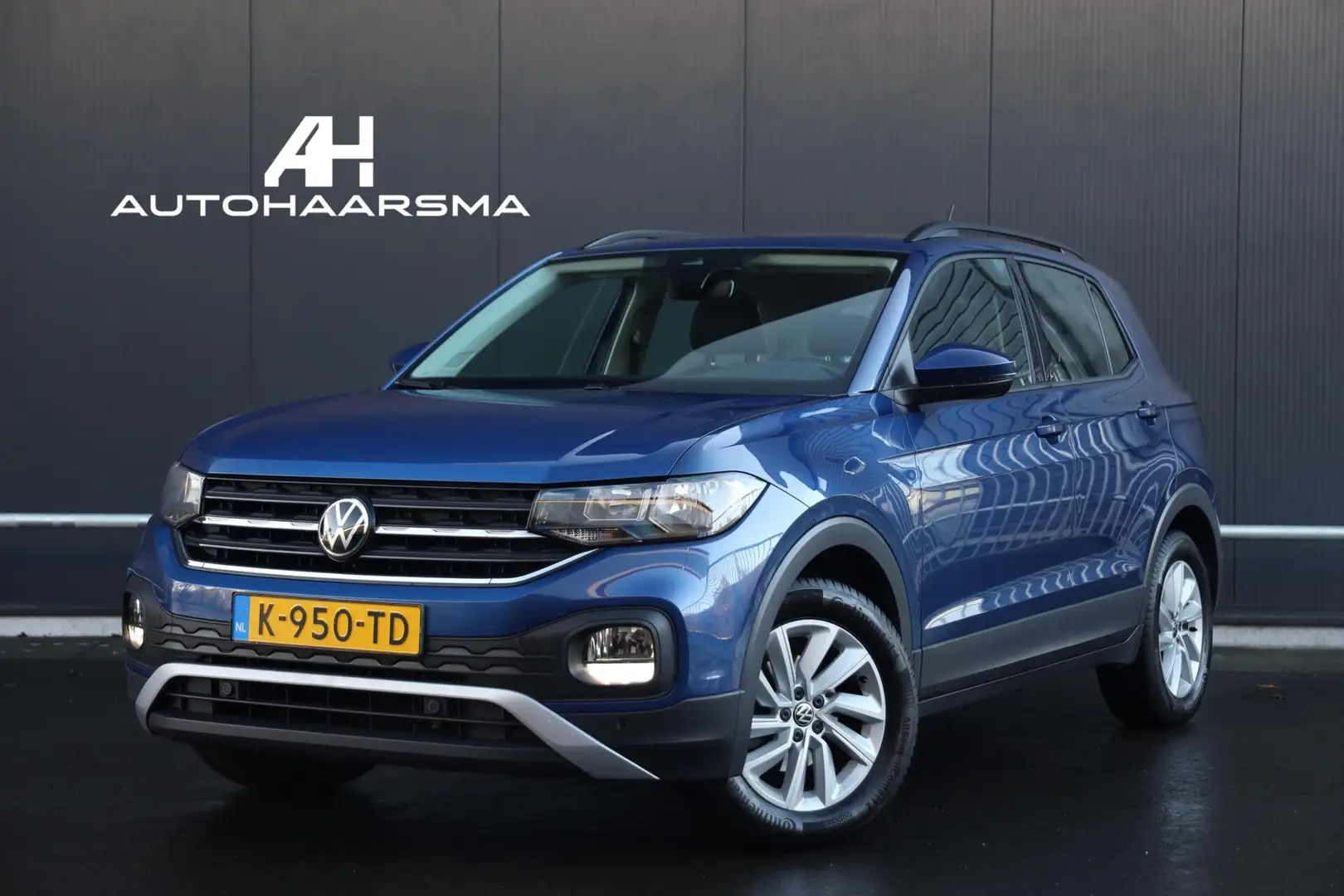 Volkswagen T-Cross 1.0 TSI 95pk Life Parkeersensoren Navigatie Adapti Blauw - 1