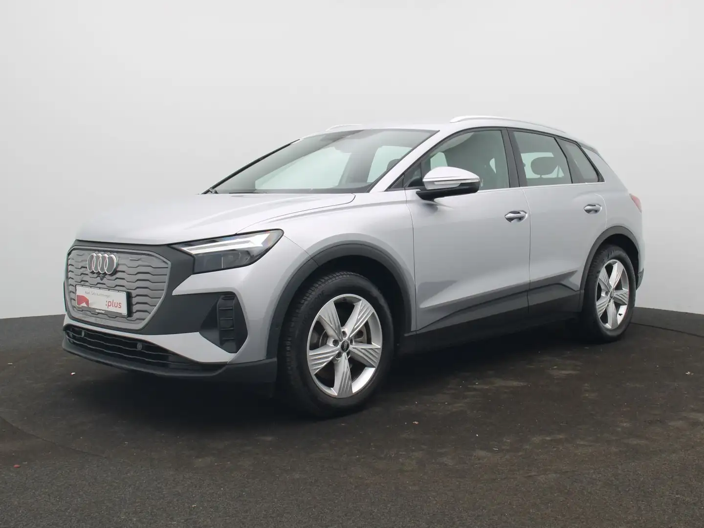 Audi Q4 e-tron 40 / Sonos, Standklima, Navi+, WP, AHK Silber - 2