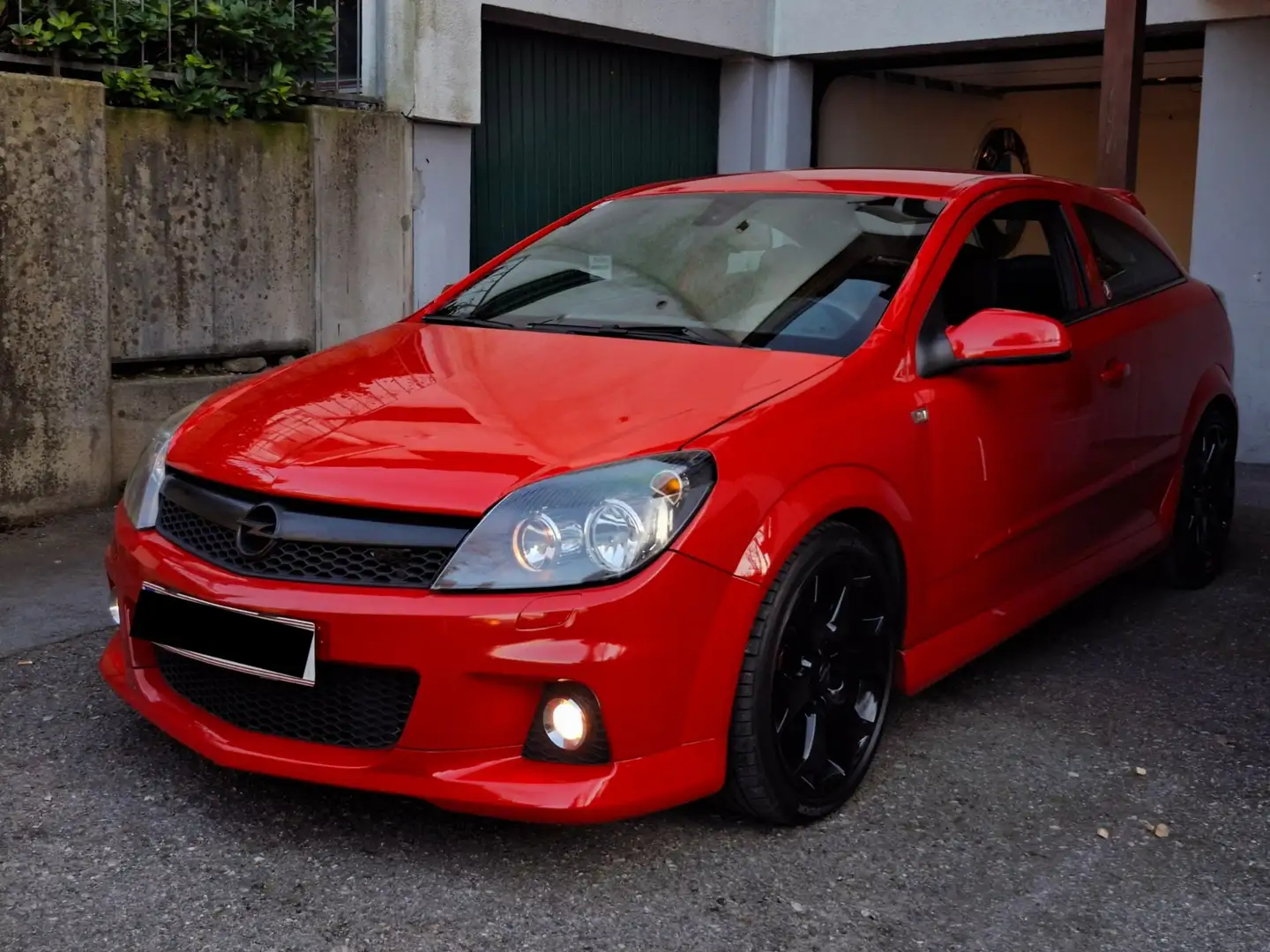 Opel Astra 2,0 Turbo OPC - 1