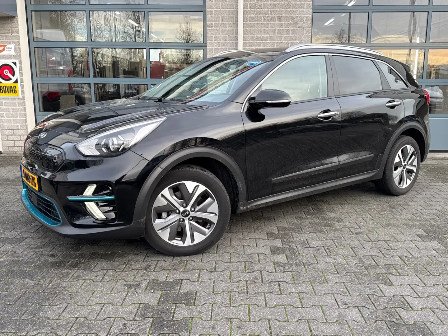 Kia e-Niro DynamicLine 64 kWh|CAMERA|STPEL/STUUR VERWARMING| Noir - 1