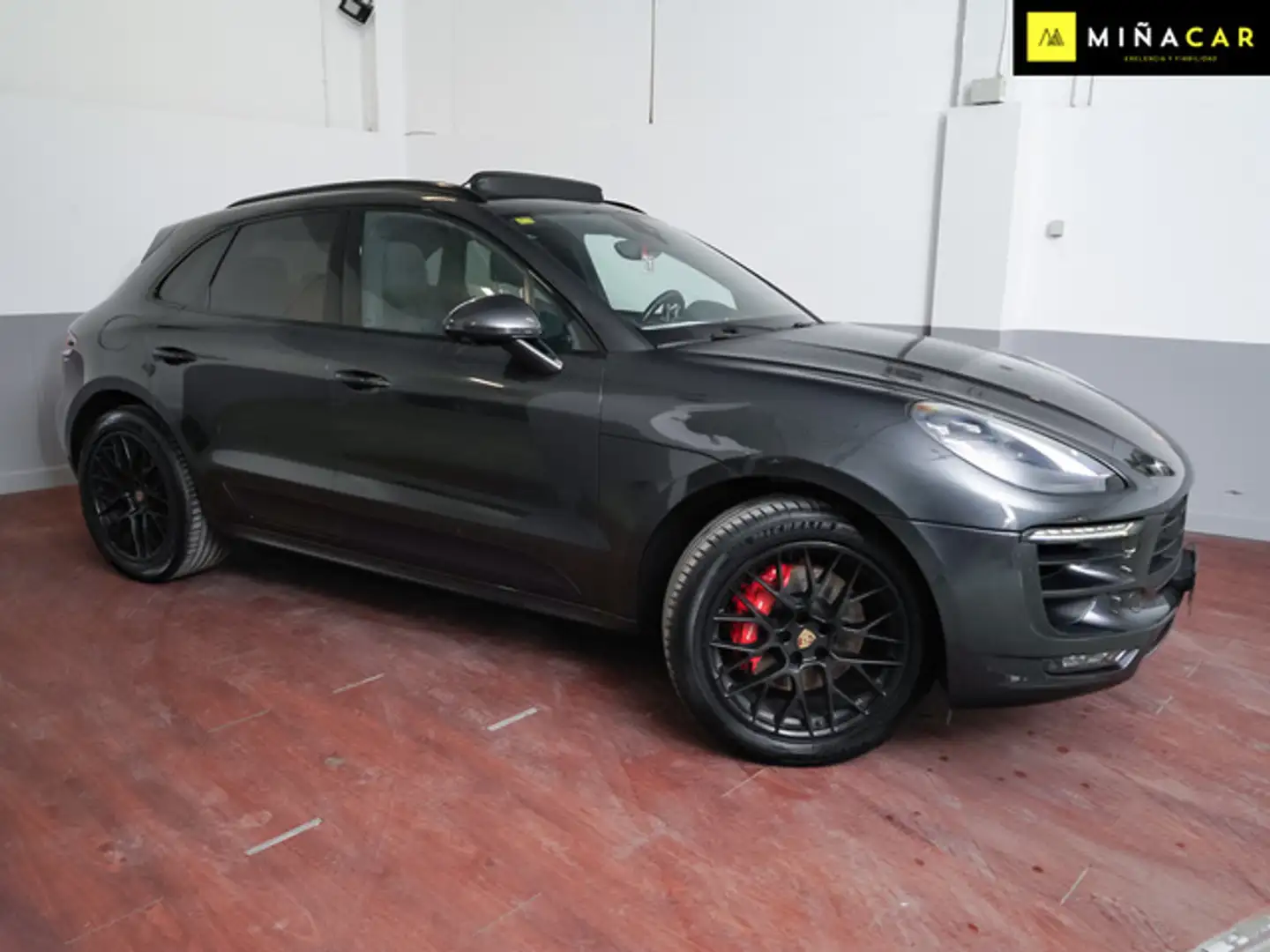 Porsche Macan GTS Aut. Grey - 2