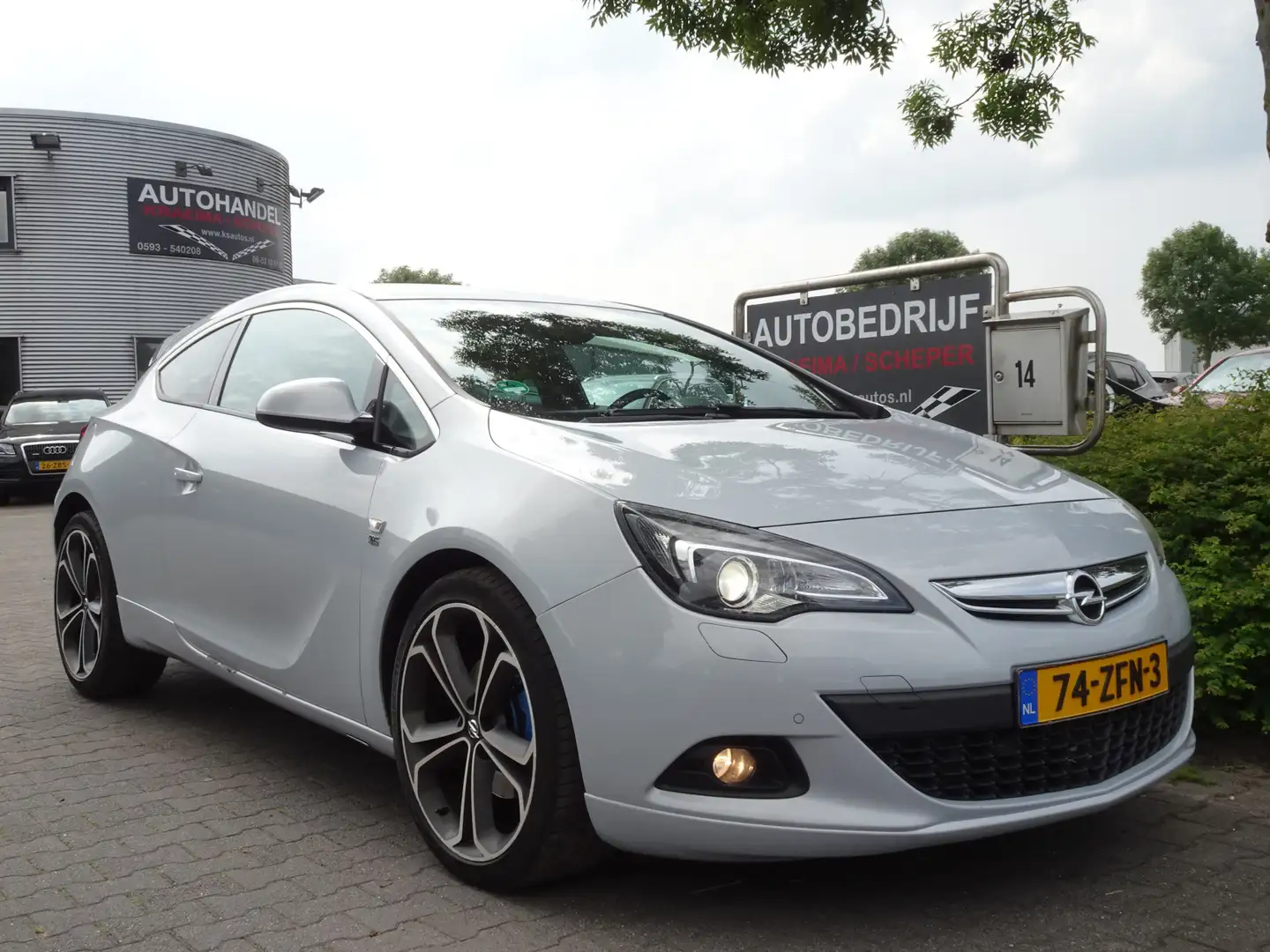 Opel Astra GTC 1.4 Turbo Sport Autom. Grijs - 1