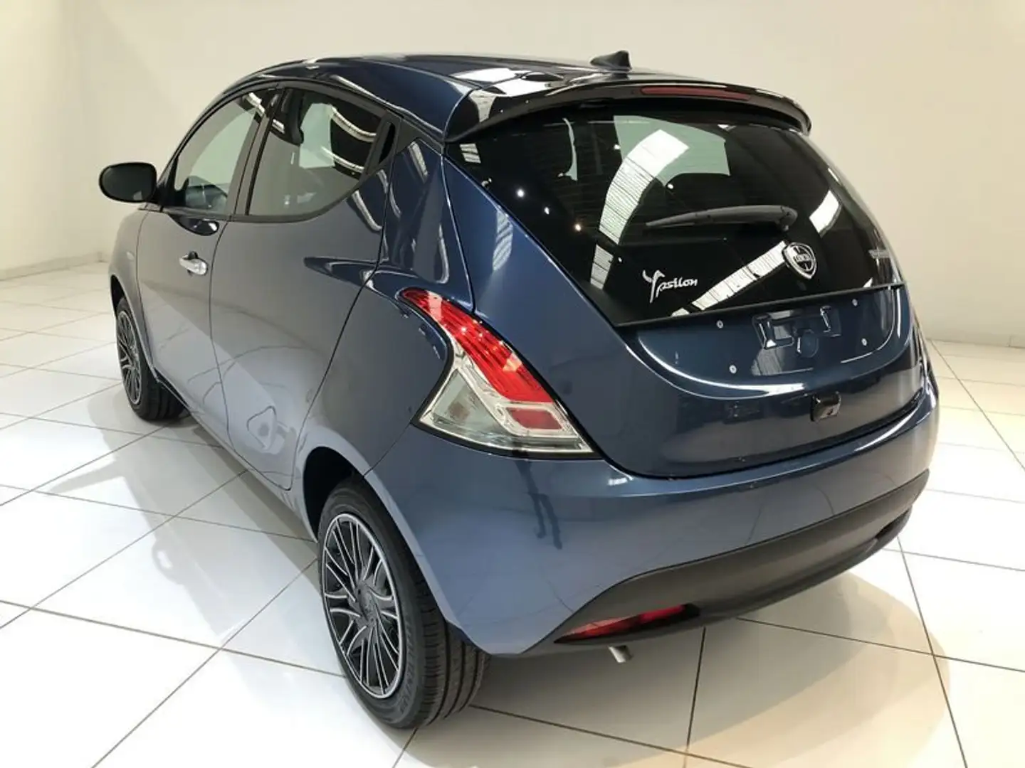 Lancia Ypsilon 1.0 FireFly 5 porte S&S Hybryd Gold Blue - 2