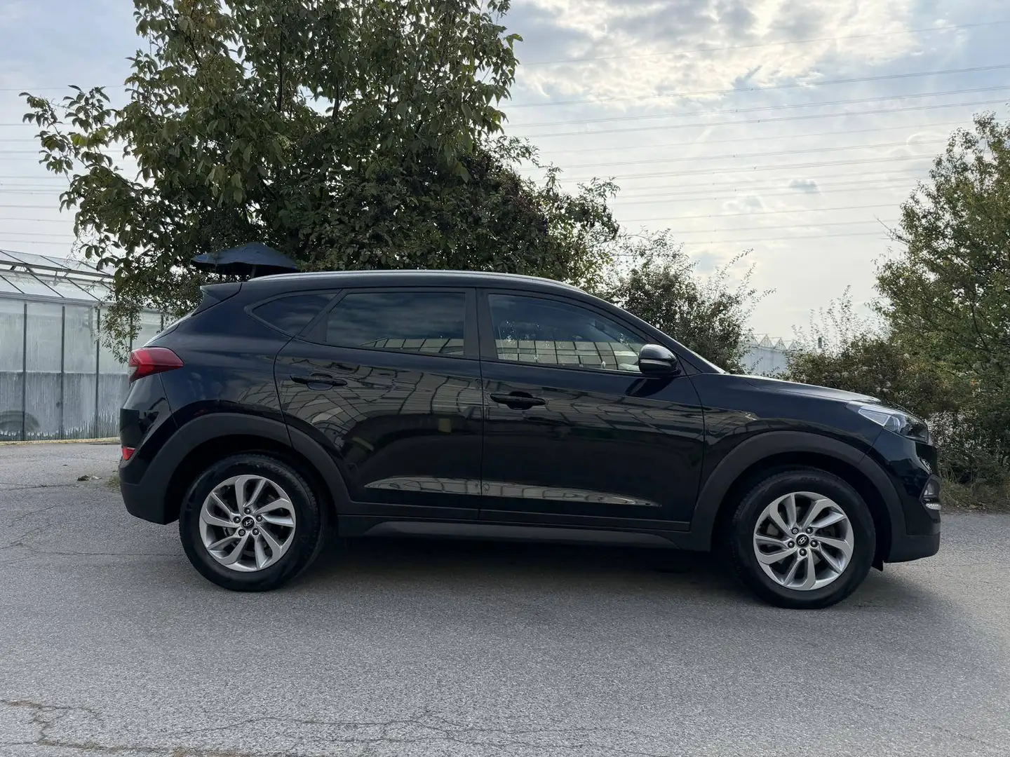 Hyundai TUCSON 1.7 CRDI Navigation Sitz&Lenkradheizung Kamera Schwarz - 2