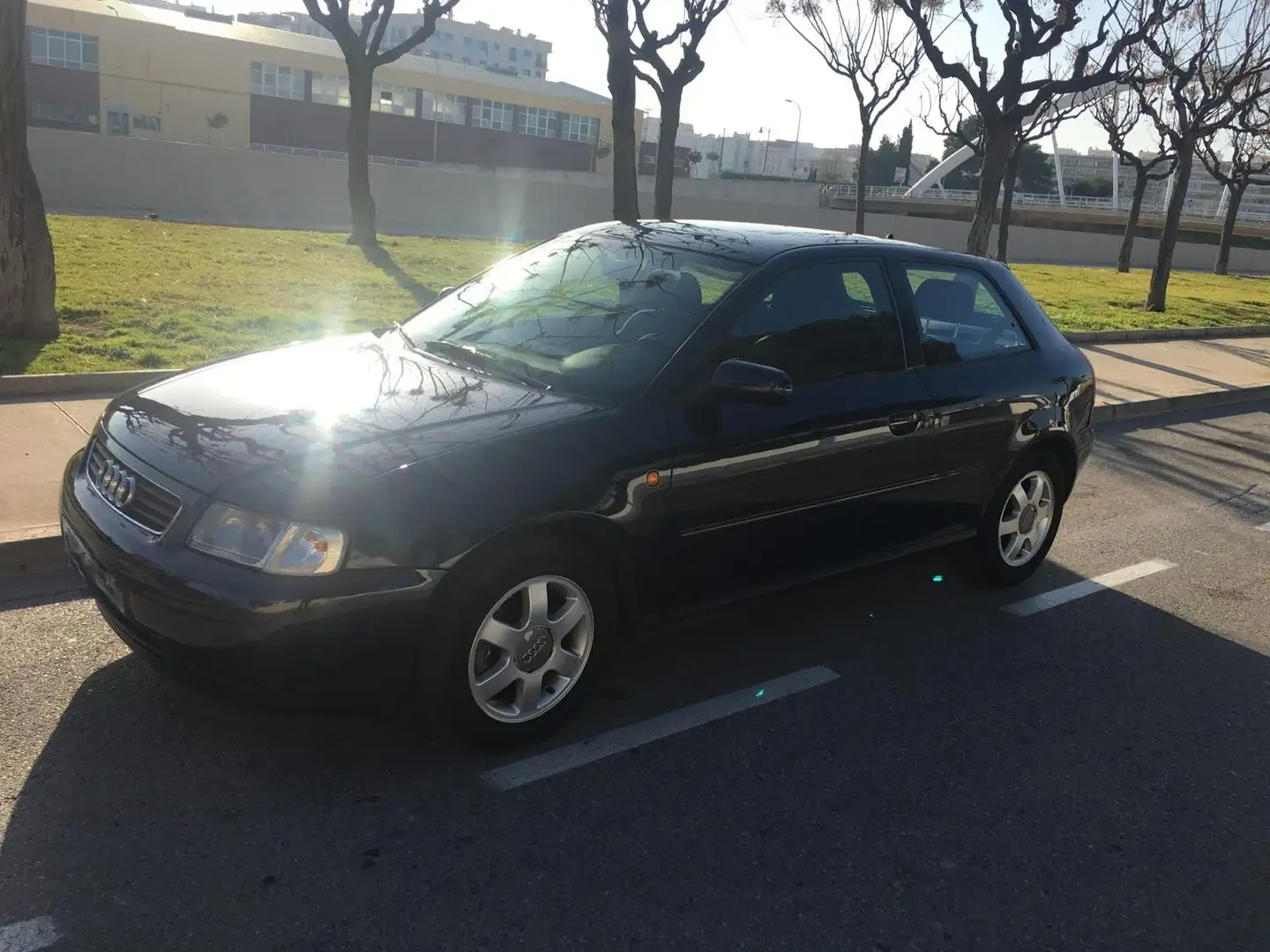 Audi A3 A3 1.9TDI Ambiente Azul - 1