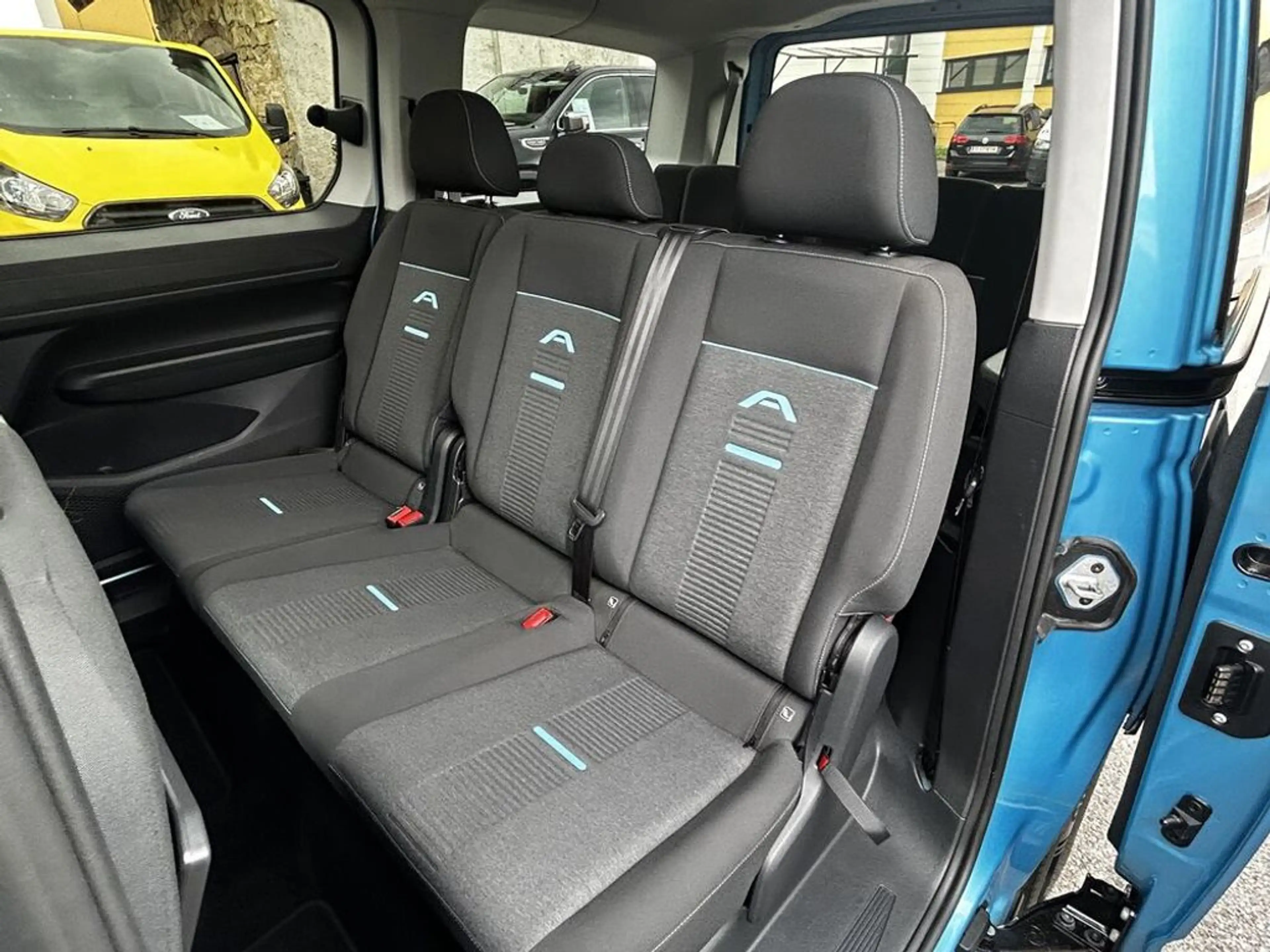 Ford Tourneo Connect Active AWD *7-SITZER*PANO*AHK*17'' — photo 13