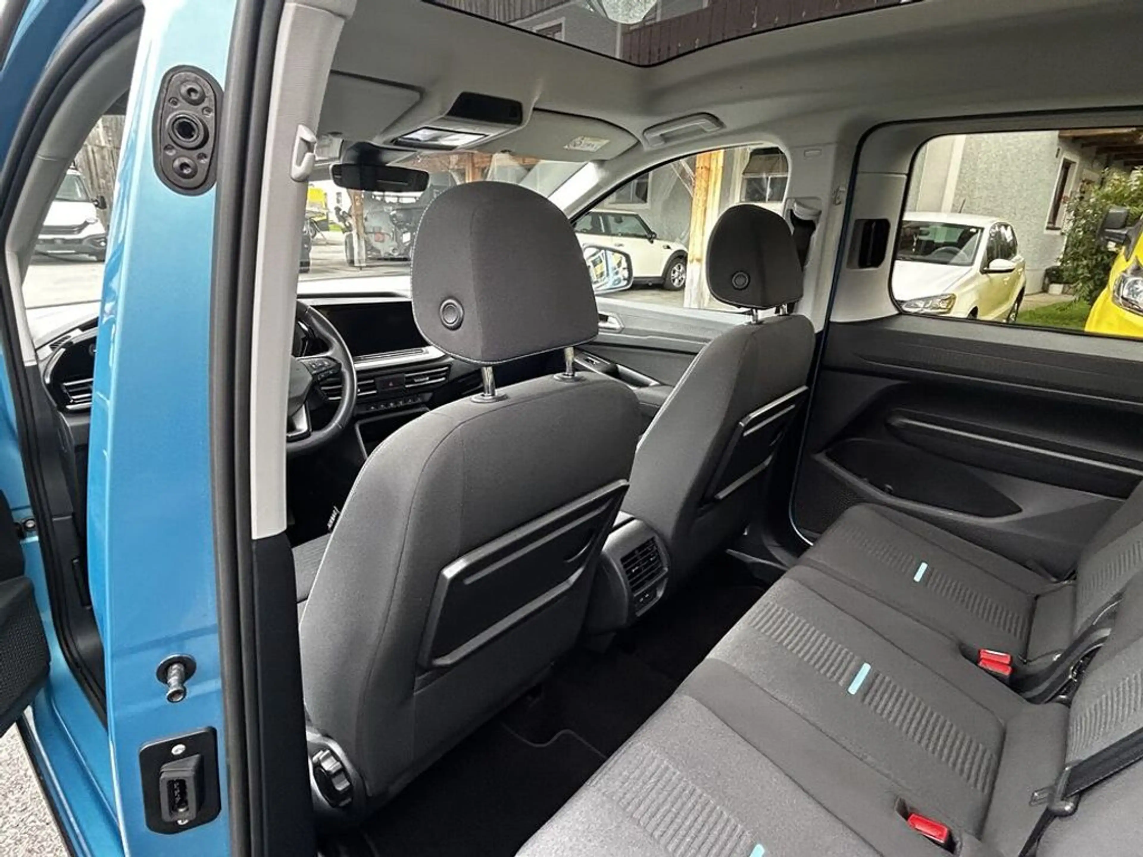 Ford Tourneo Connect Active AWD *7-SITZER*PANO*AHK*17'' — photo 11