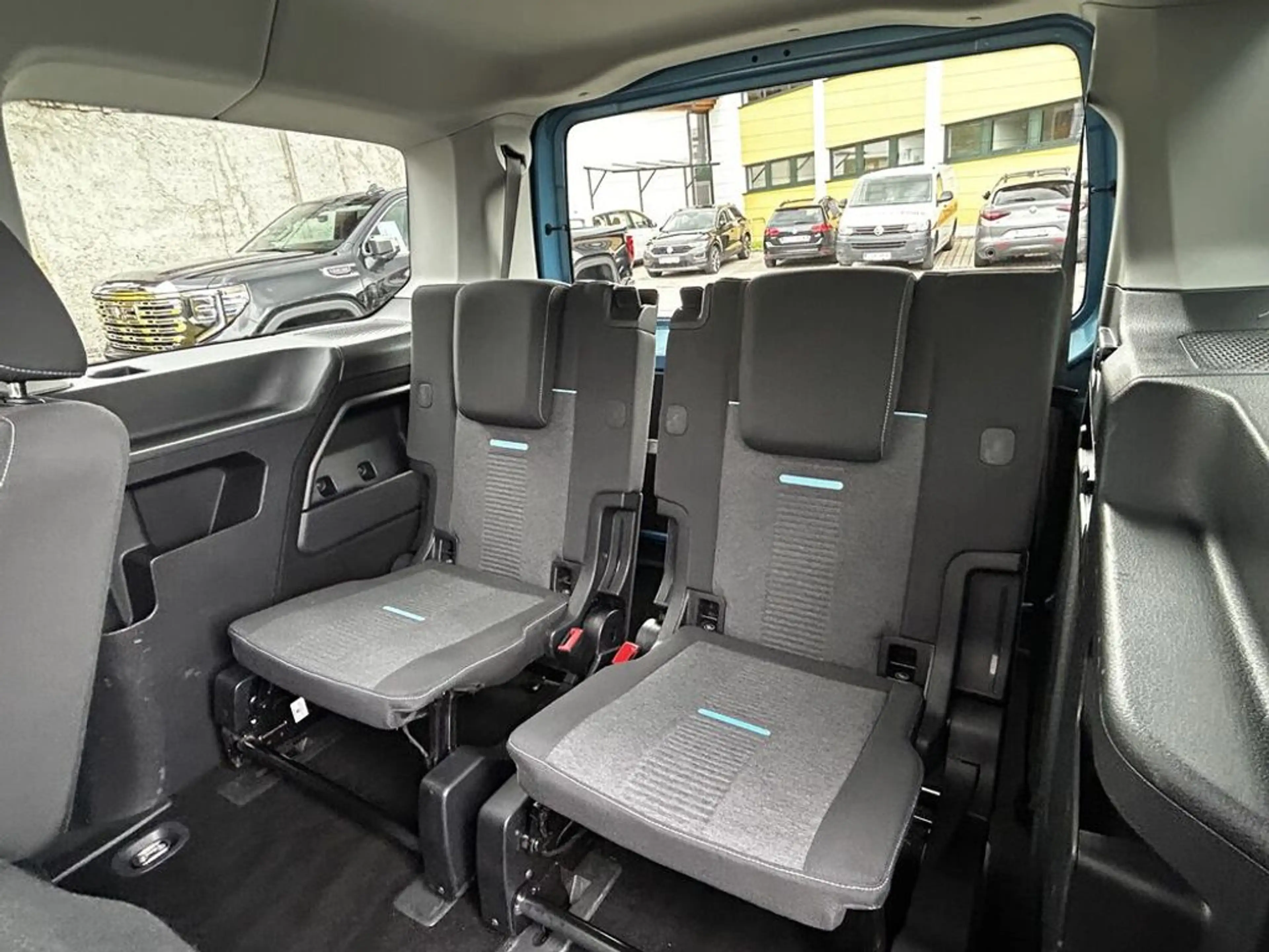 Ford Tourneo Connect Active AWD *7-SITZER*PANO*AHK*17'' — photo 15