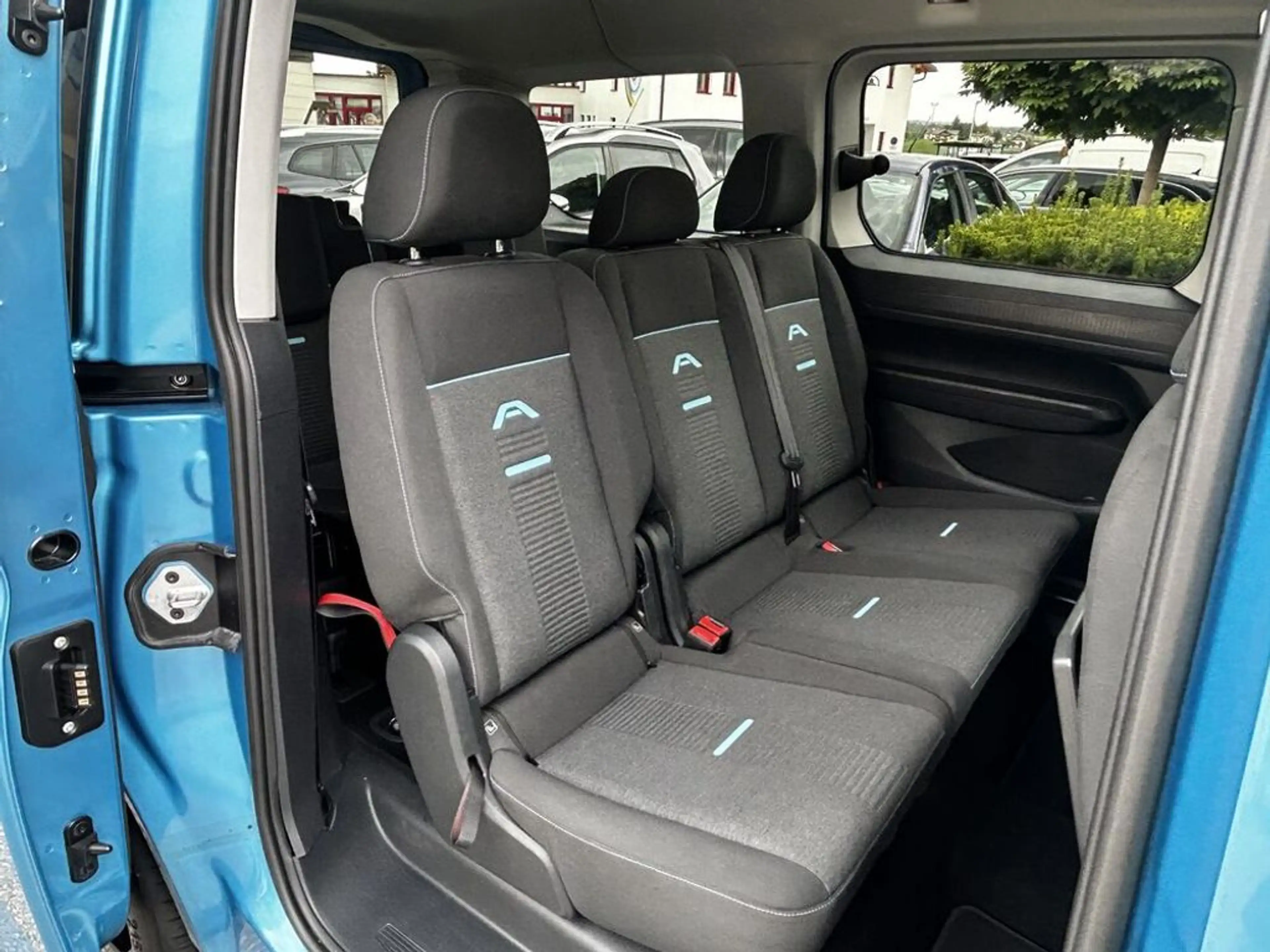 Ford Tourneo Connect Active AWD *7-SITZER*PANO*AHK*17'' — photo 14