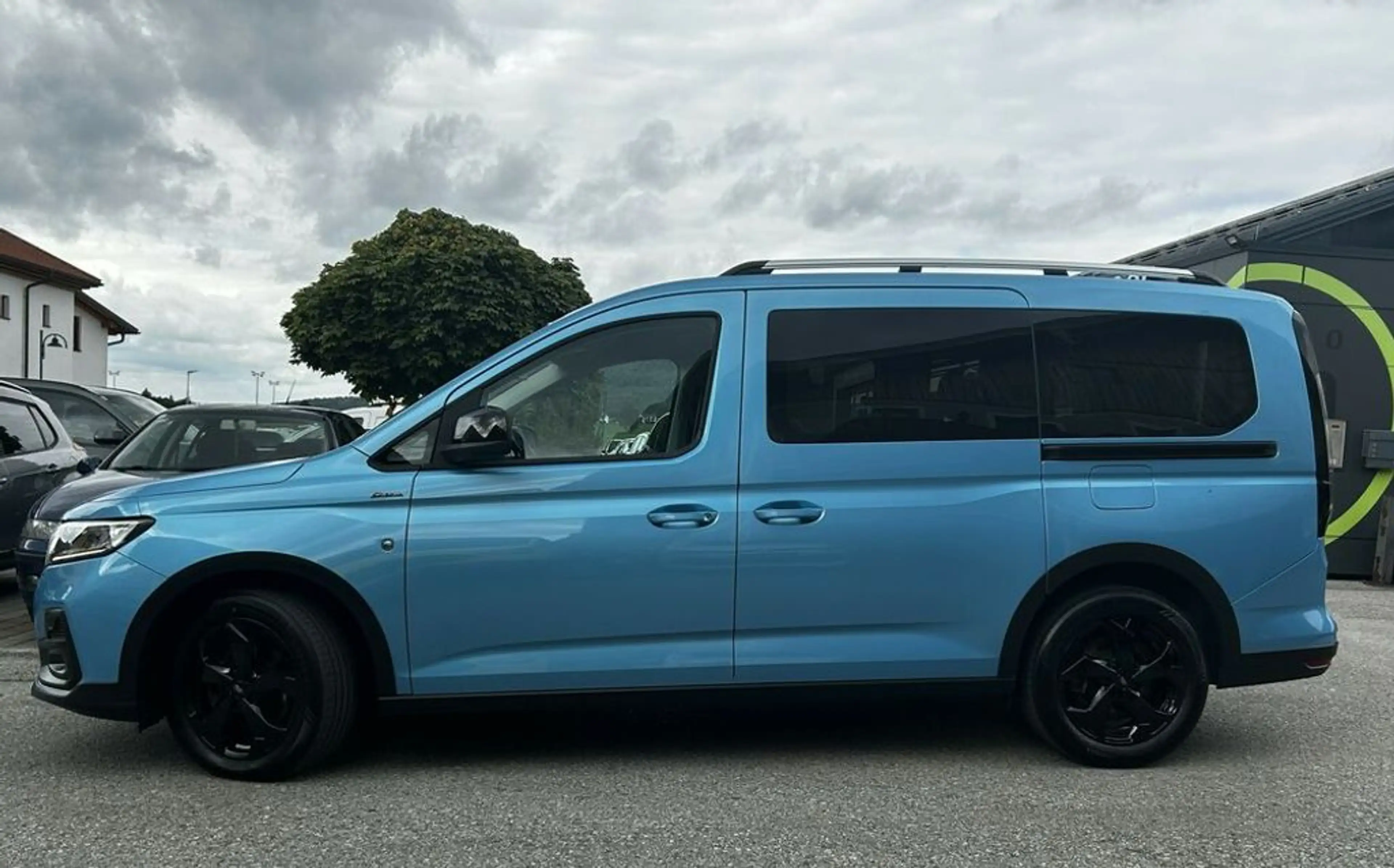 Ford Tourneo Connect Active AWD *7-SITZER*PANO*AHK*17'' — photo 2
