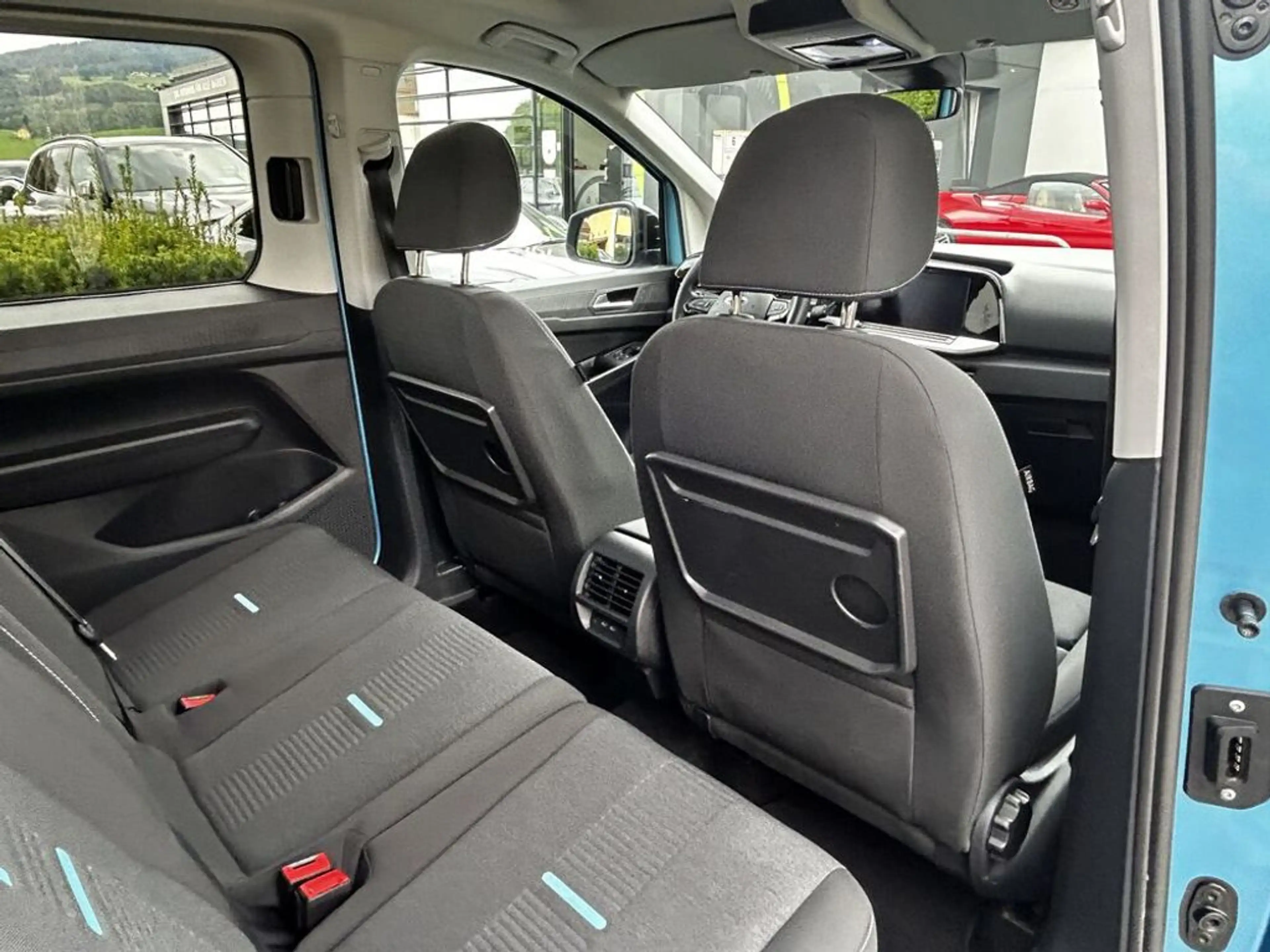 Ford Tourneo Connect Active AWD *7-SITZER*PANO*AHK*17'' — photo 12
