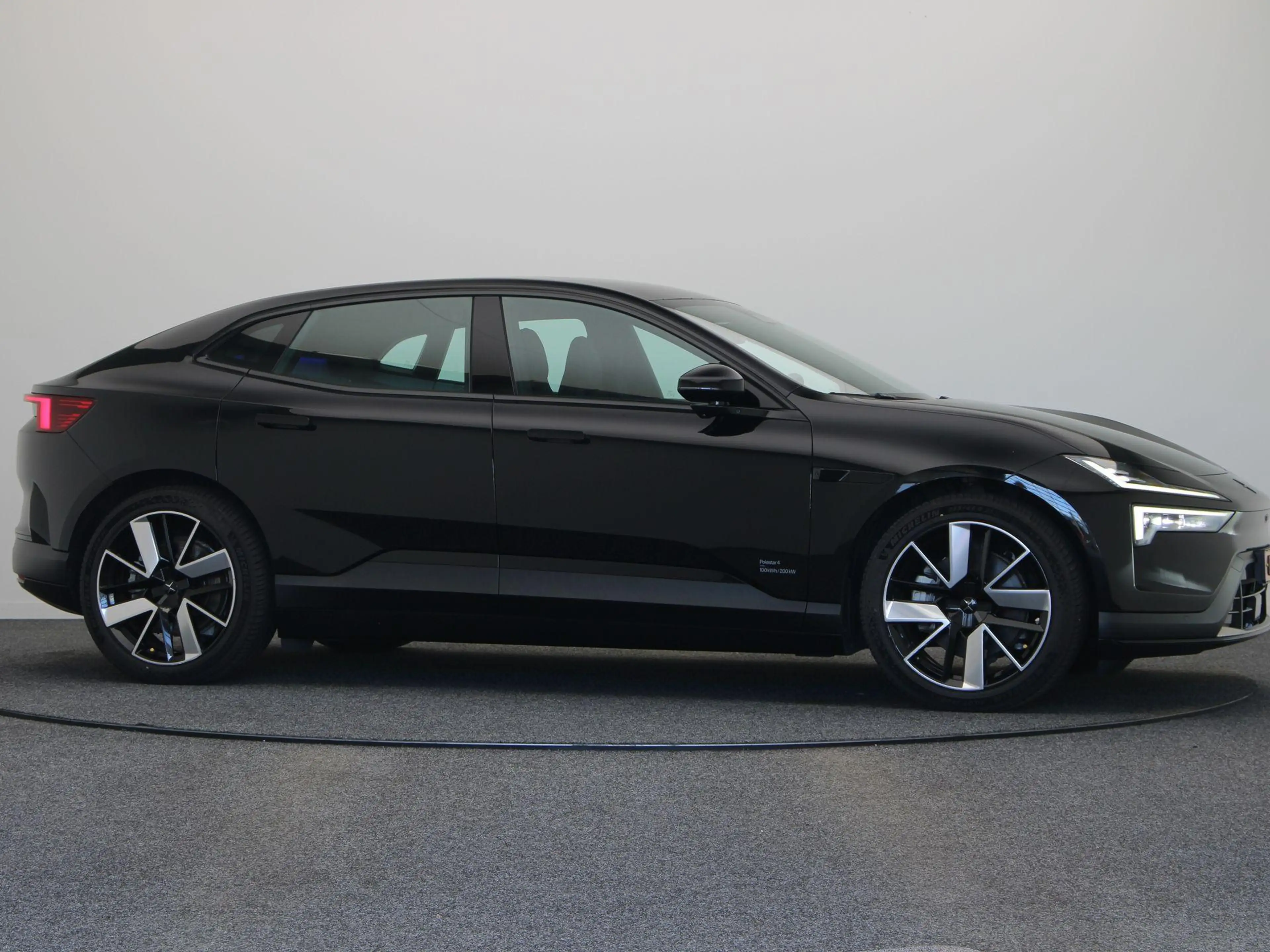 Polestar 4 Long Range Single motor 100 kWh | Pilot Pack | Plu — photo 10