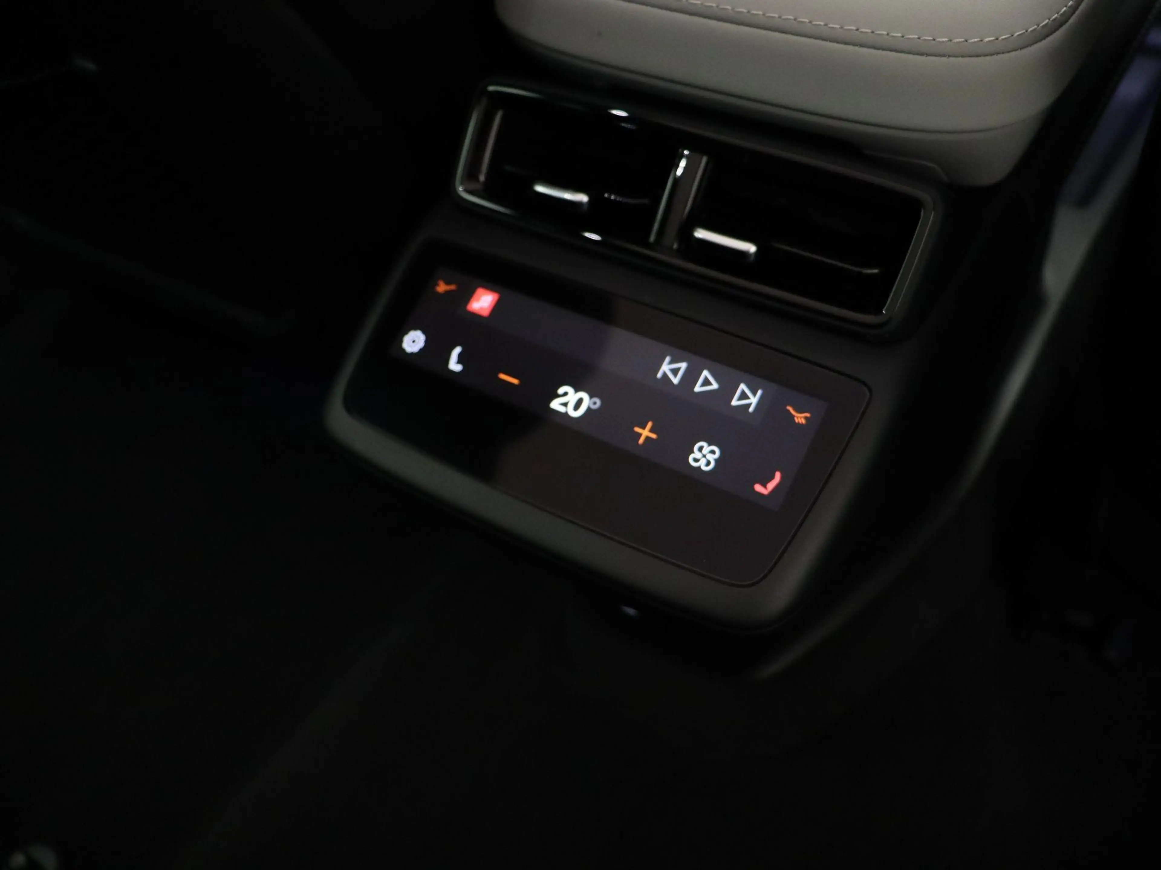 Polestar 4 Long Range Single motor 100 kWh | Pilot Pack | Plu — photo 4