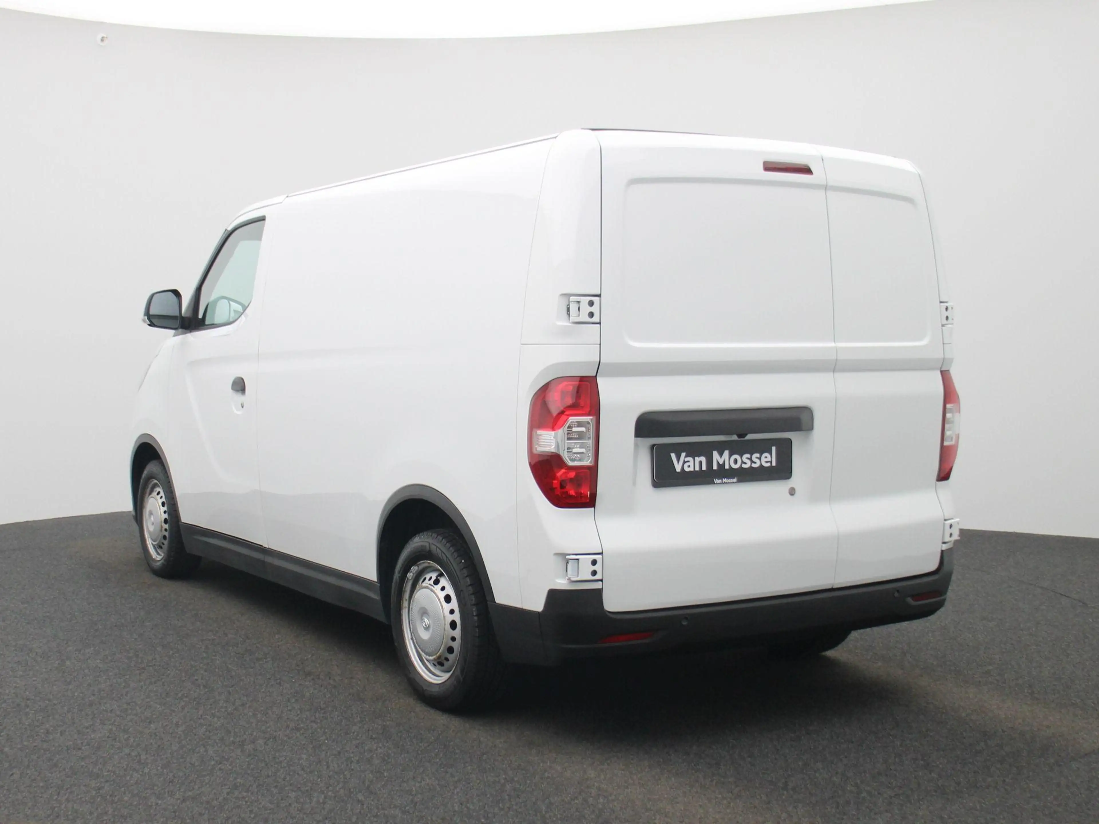 Maxus eDeliver 3 SWB 50 kWh | Climate Control | Apple Carplay / And — photo 2