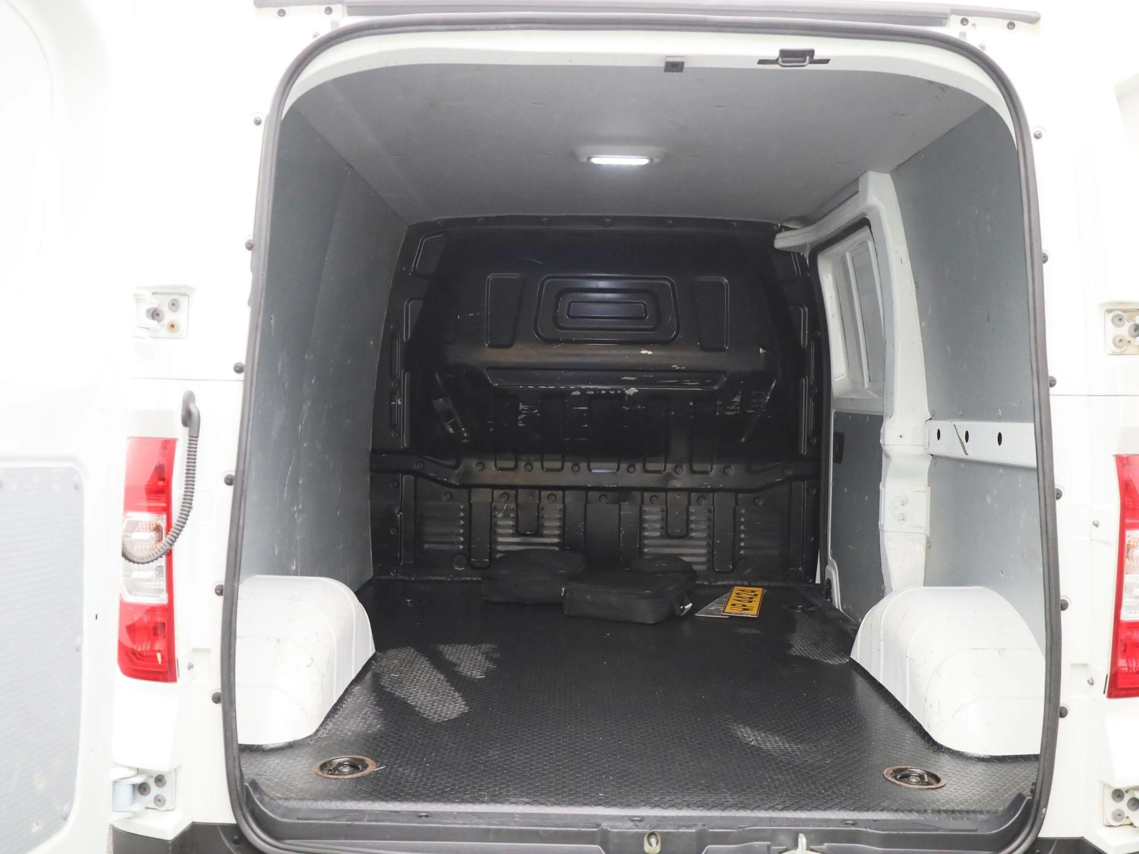 Maxus eDeliver 3 SWB 50 kWh | Climate Control | Apple Carplay / And — photo 15