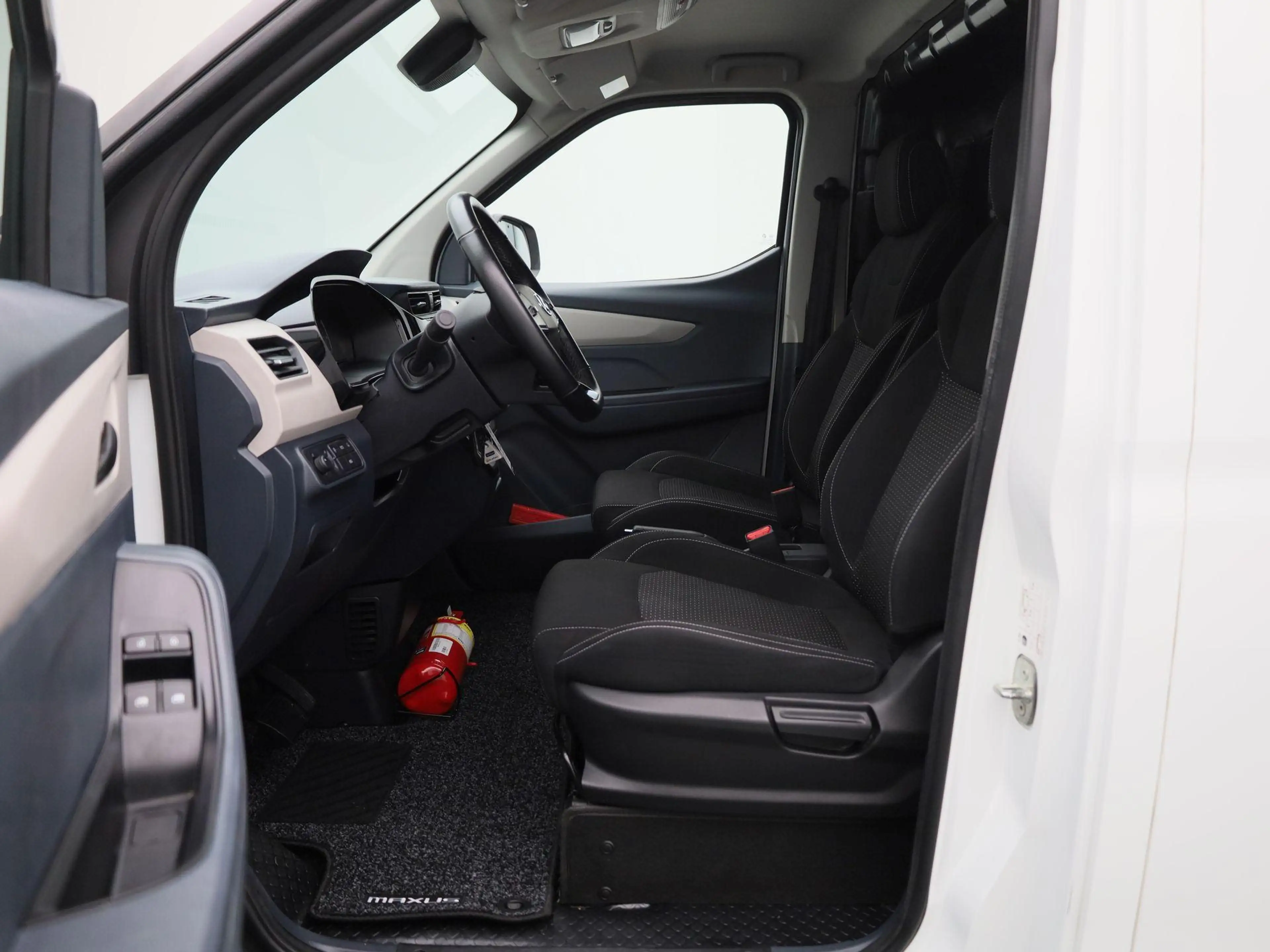 Maxus eDeliver 3 SWB 50 kWh | Climate Control | Apple Carplay / And — photo 11