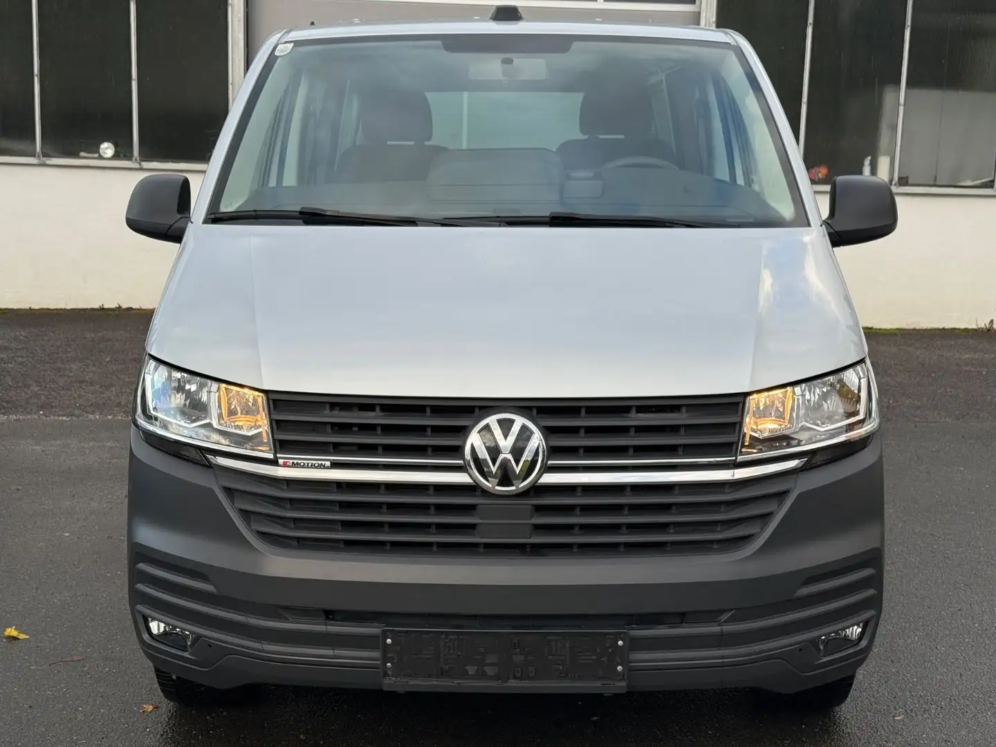Volkswagen T6 Kombi T6.1 Transporter Kombi lang 4MOTION Standheizung Silber - 2
