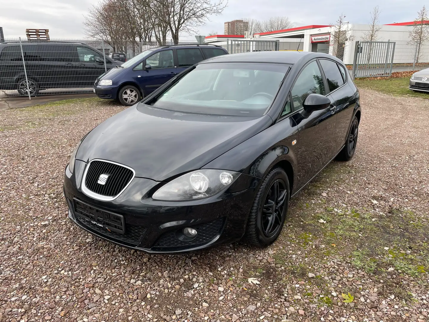 SEAT Leon Style Ecomotive 1,6 TDI EURO 5 Schwarz - 1