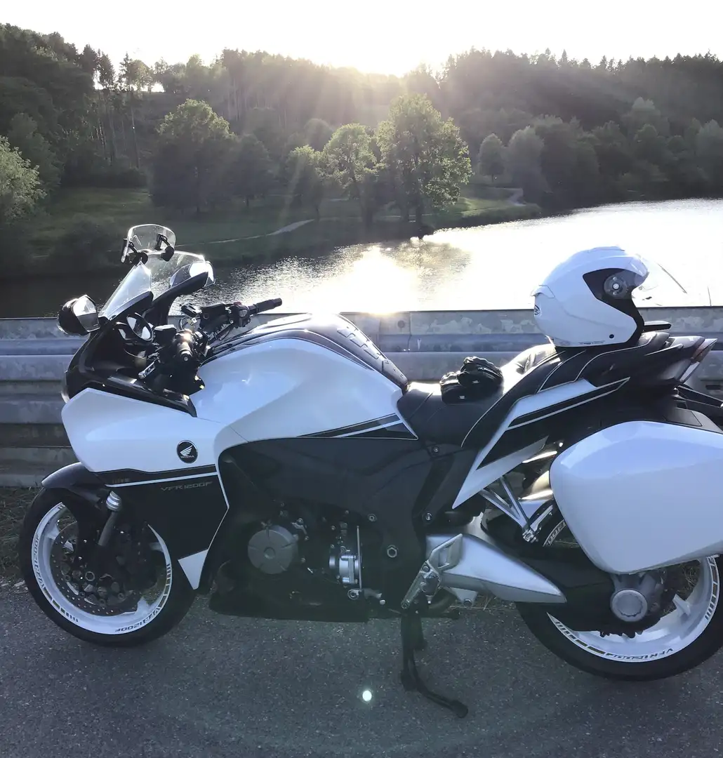 Honda VFR 1200 F Fehér - 2
