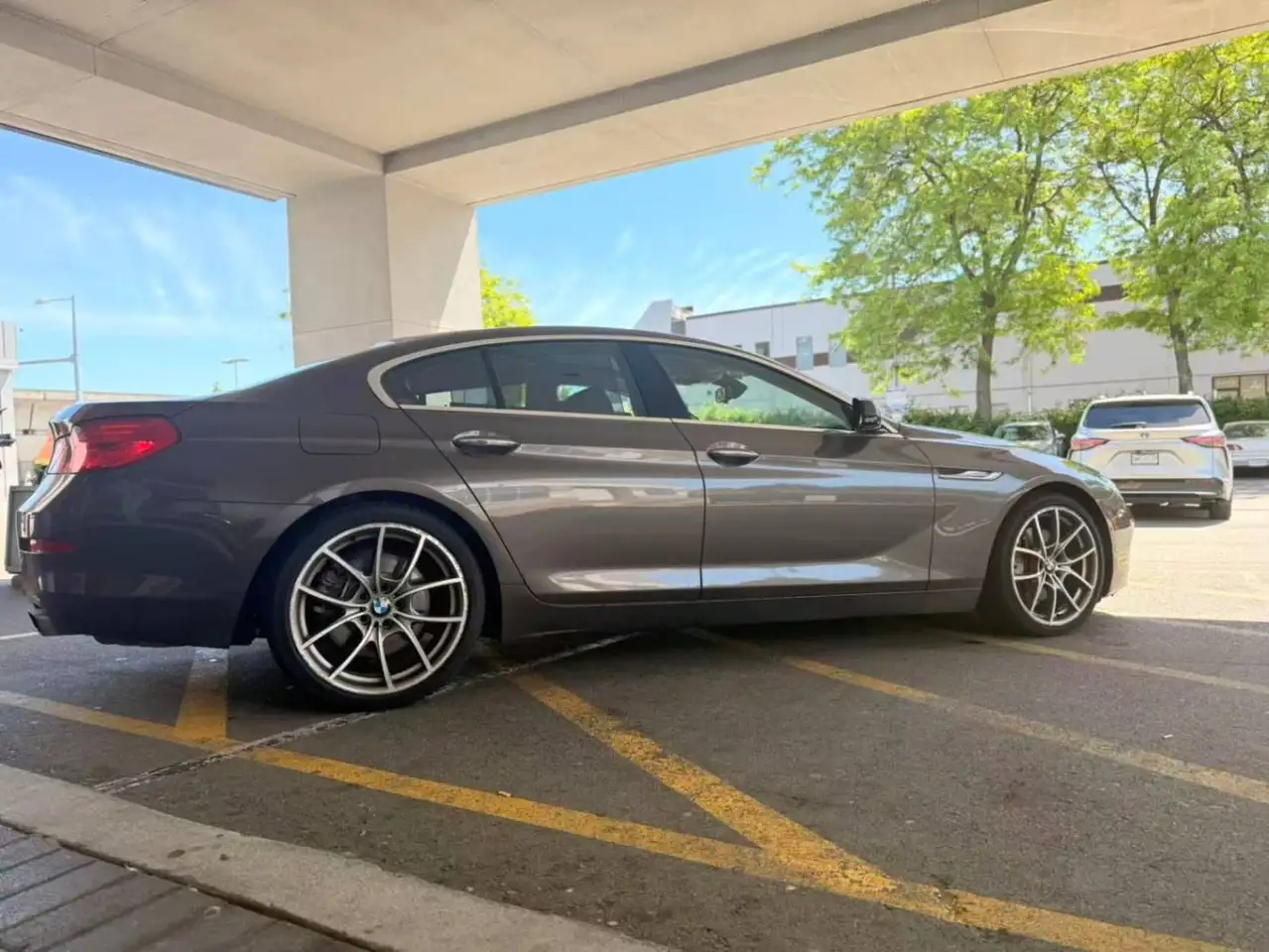 BMW 6 Series снимка BMW 6 Series