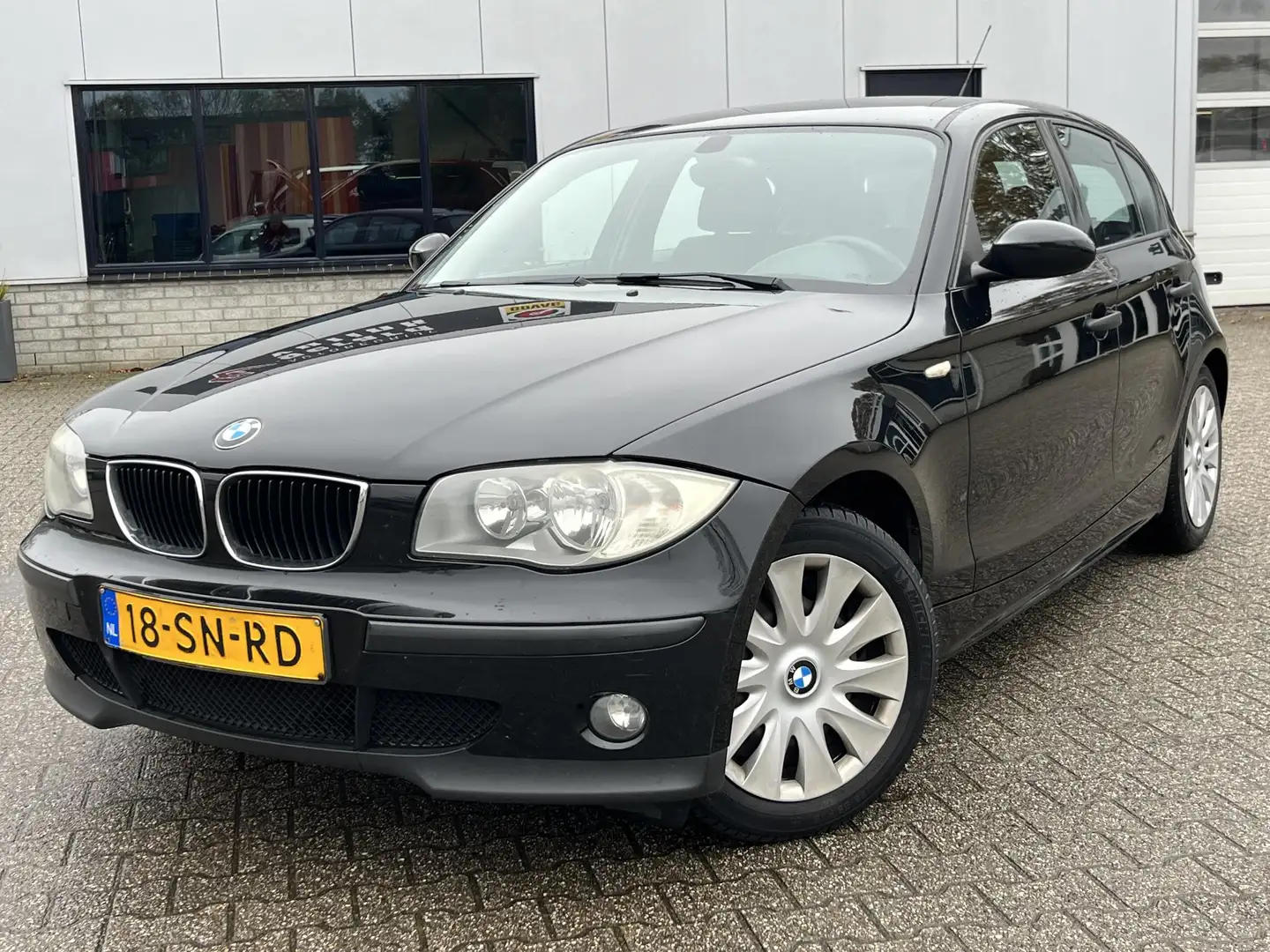 BMW 116 1-serie 116i Business Line EXPORT LEES ADVERTENTIE Noir - 2
