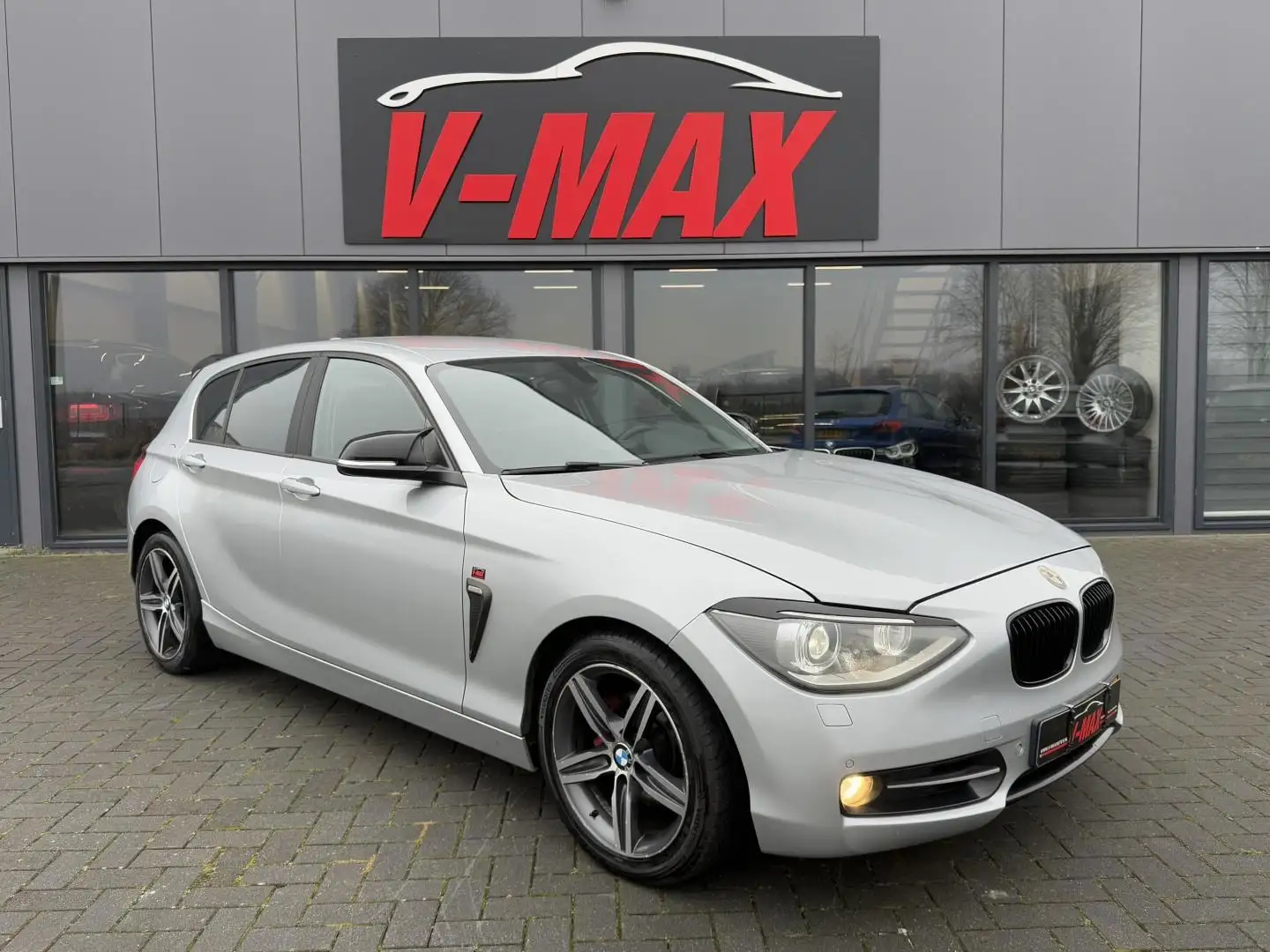BMW 116 1-serie 116i Executive Sport Xenon Naviprof Clima Grijs - 2