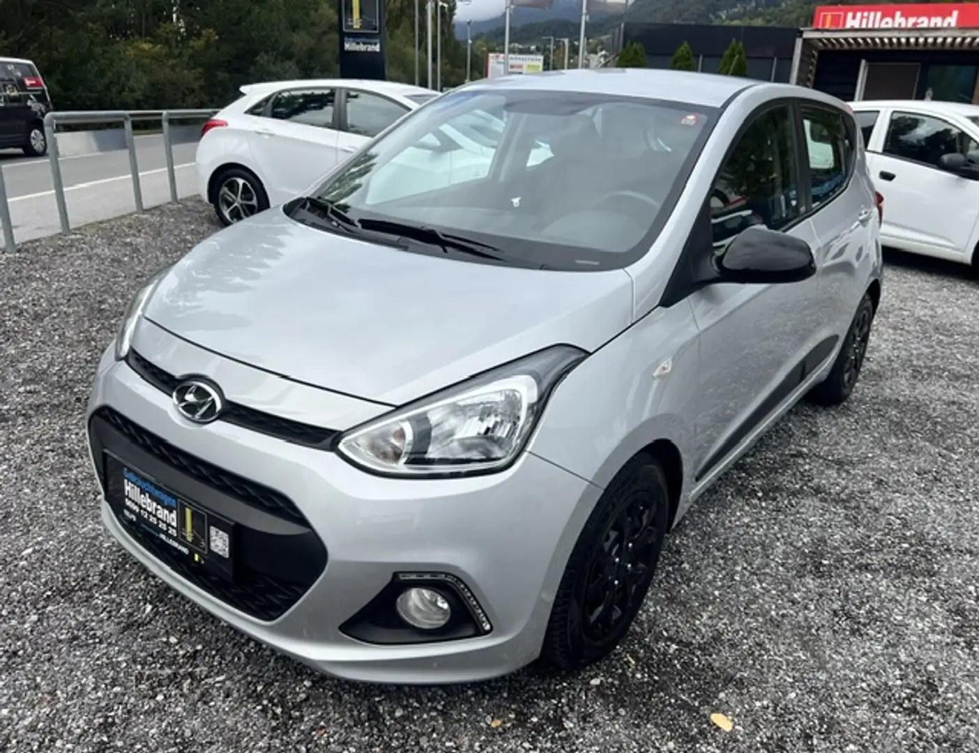 Hyundai i10 1,0 *BLACK Line* Erstbesitz MJ 2016 Silber - 2