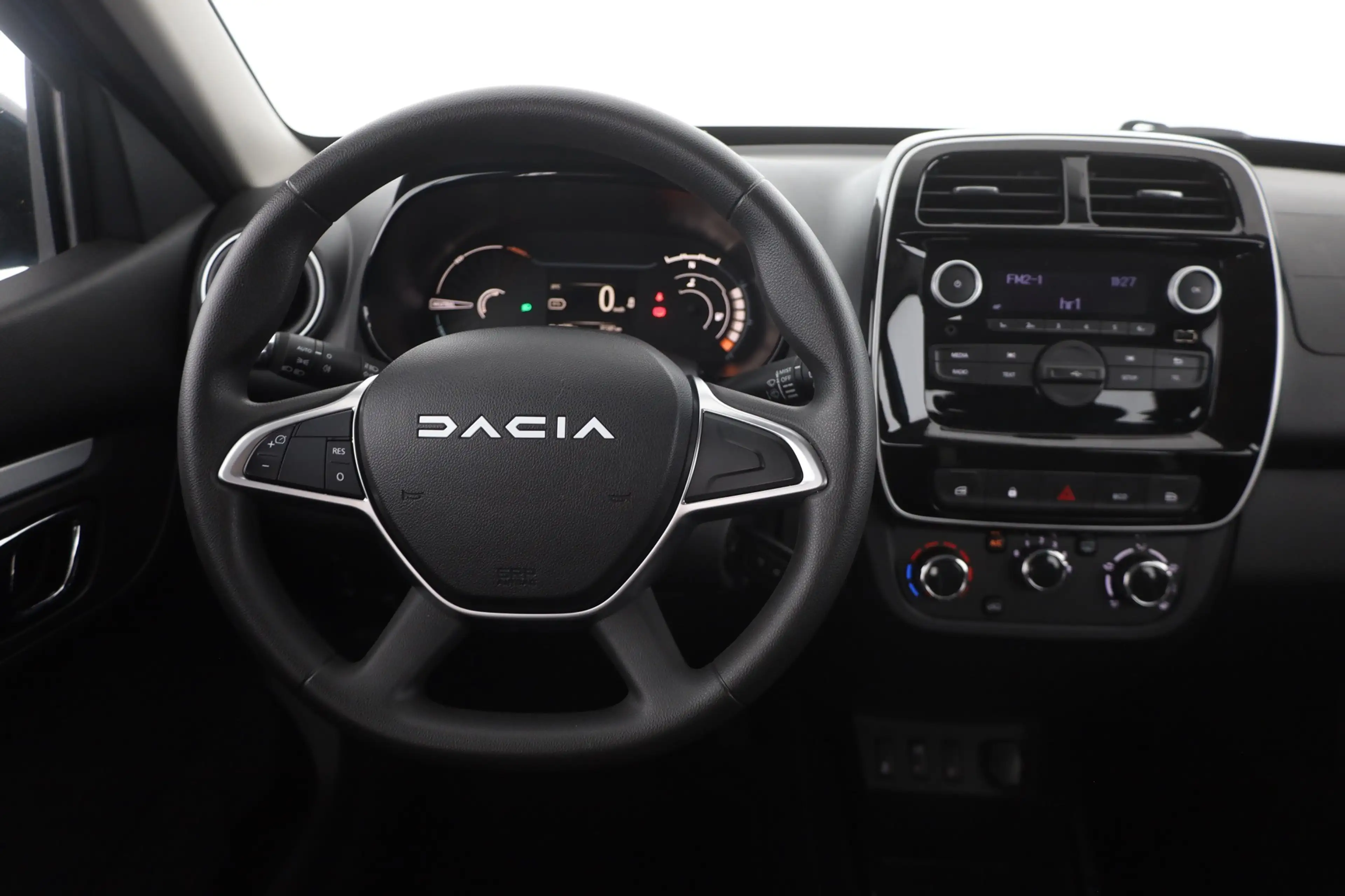 Dacia Spring Electric Essential Teilleder Tempomat USB — photo 10